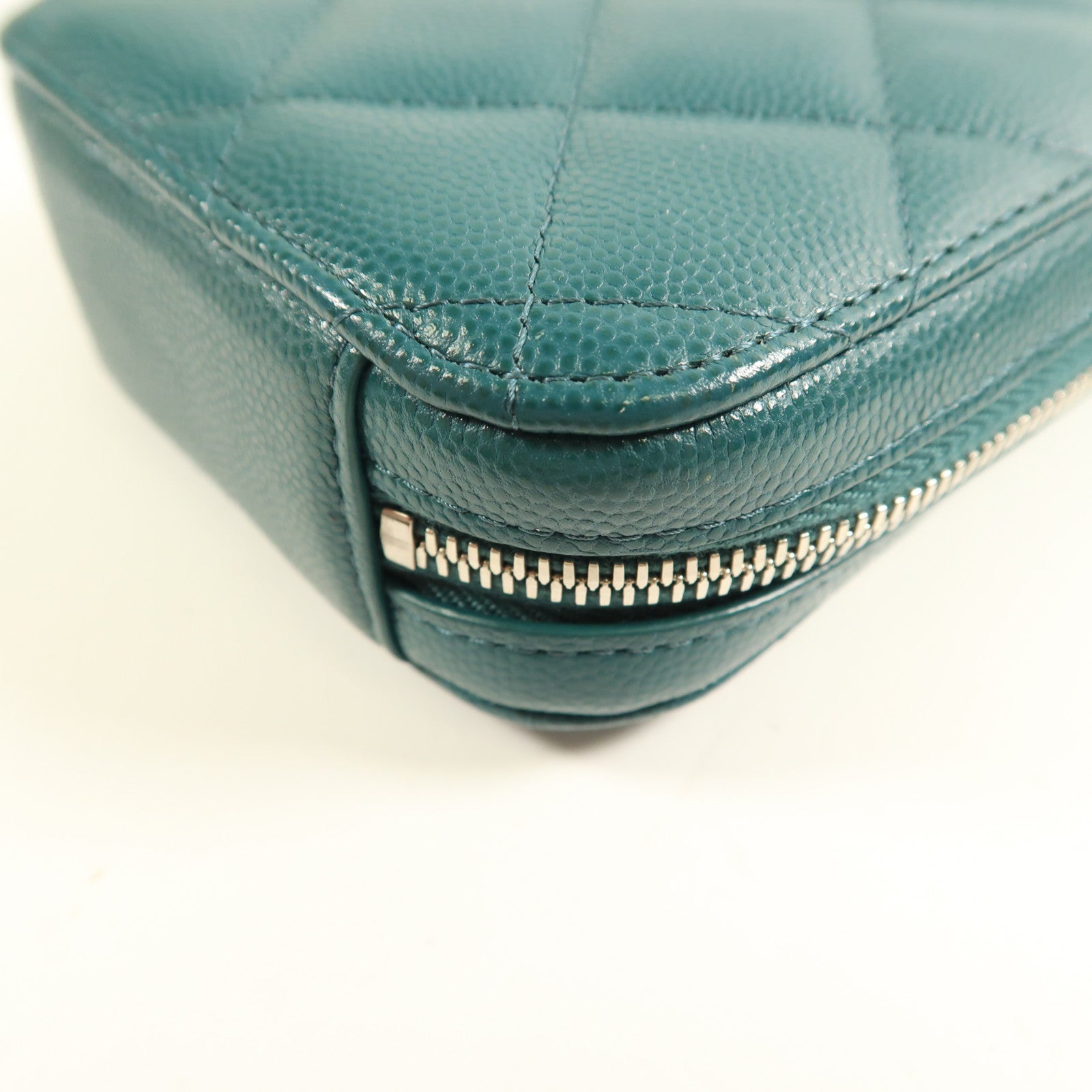 CHANEL 牛皮皮革Phone Bag銀扣鏈帶肩背袋