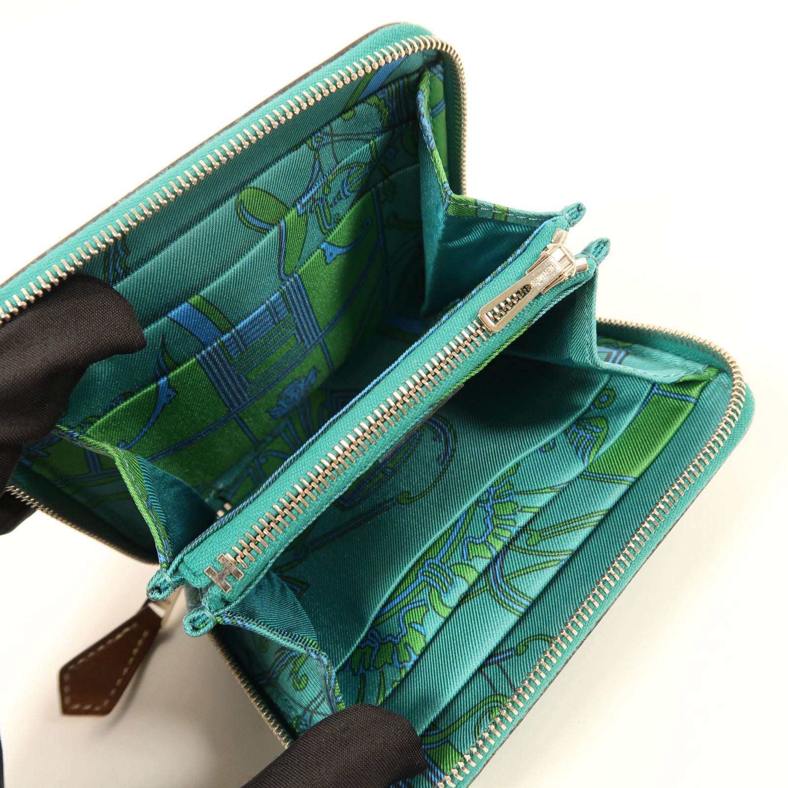 HERMES Epsom皮革Silk In Compact Wallet銀扣錢包Bleu Paon