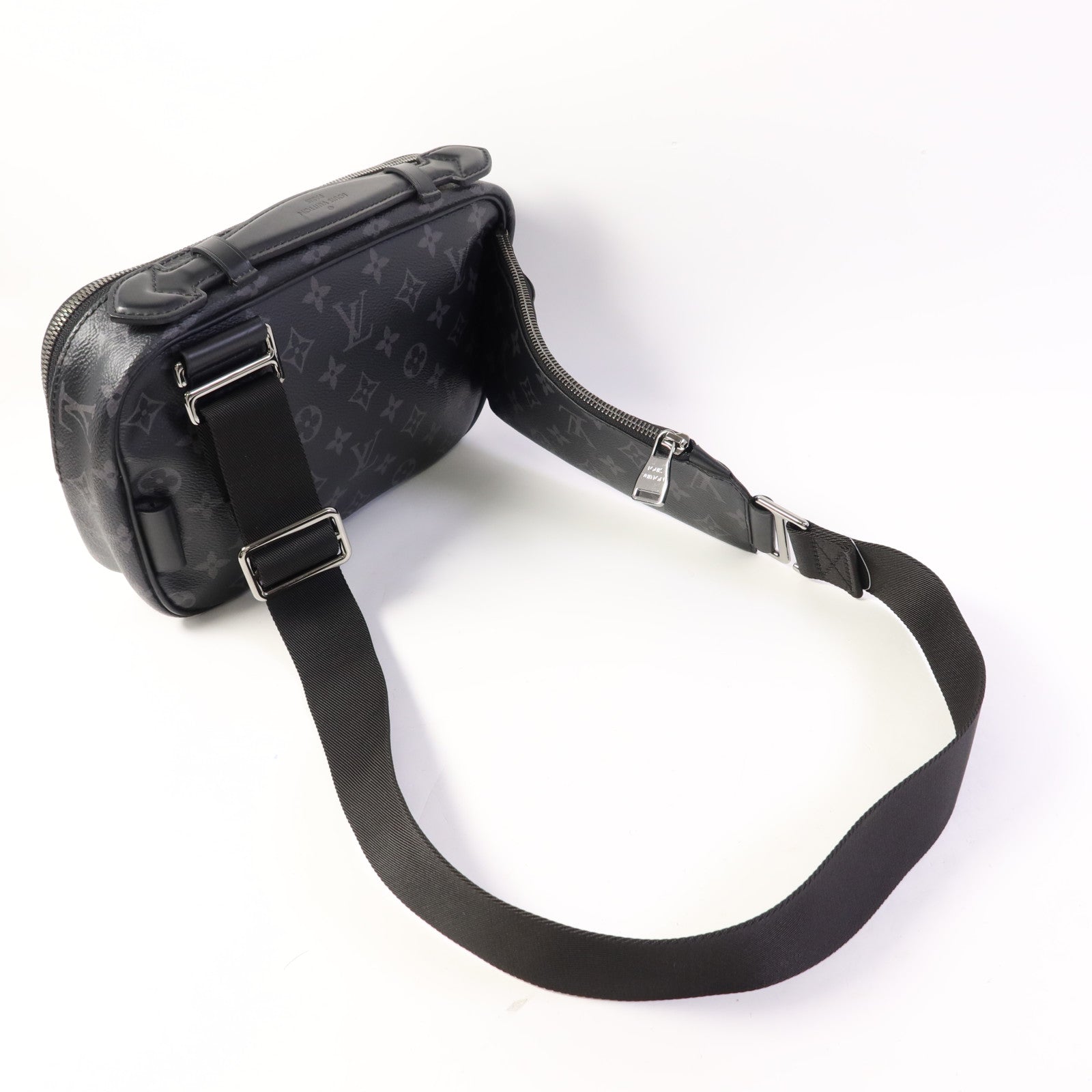 LOUIS VUITTON Monogram Eclipse Bum Bag銀扣手挽肩背兩用袋