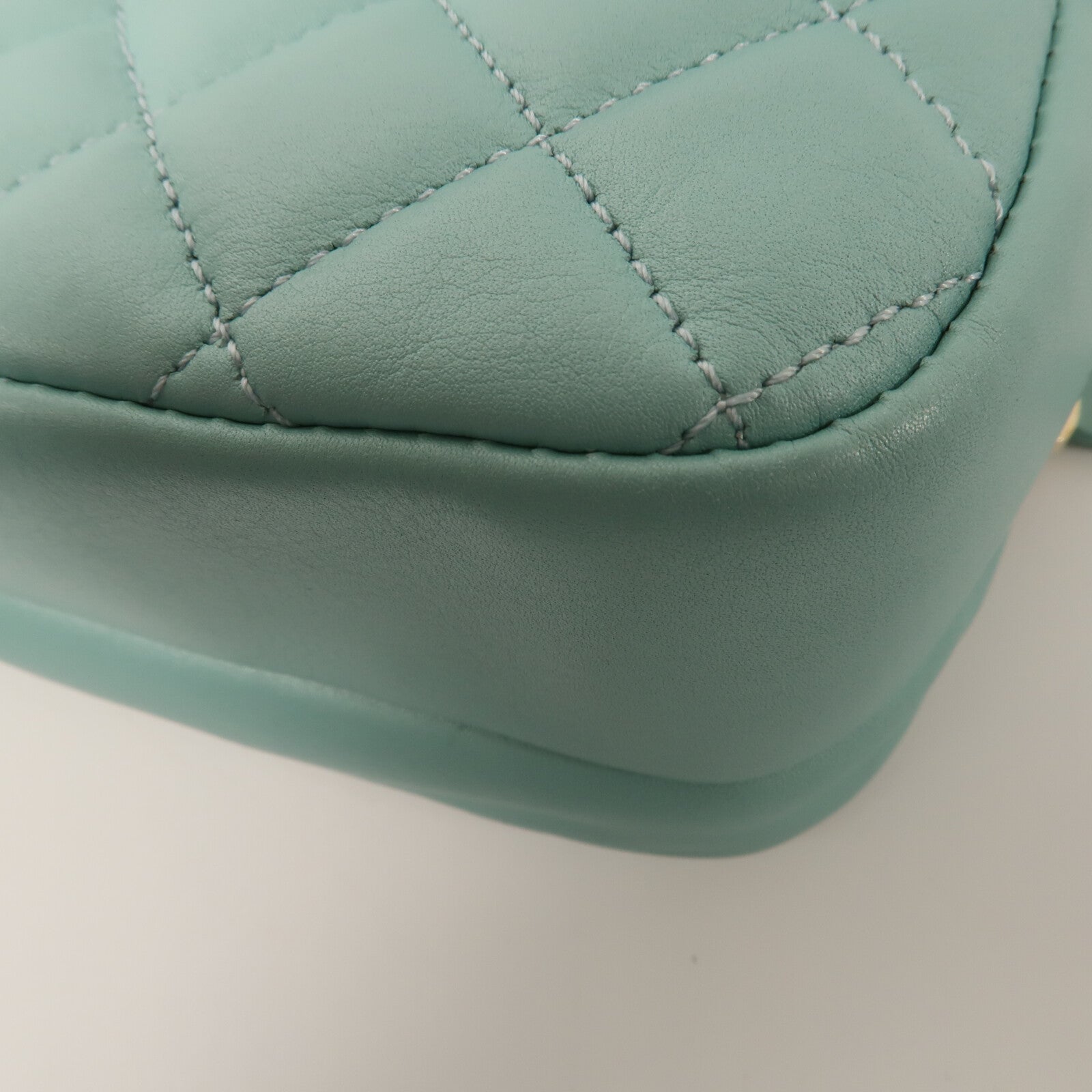 CHANEL 牛皮皮革Camera Bag鏈帶肩背袋