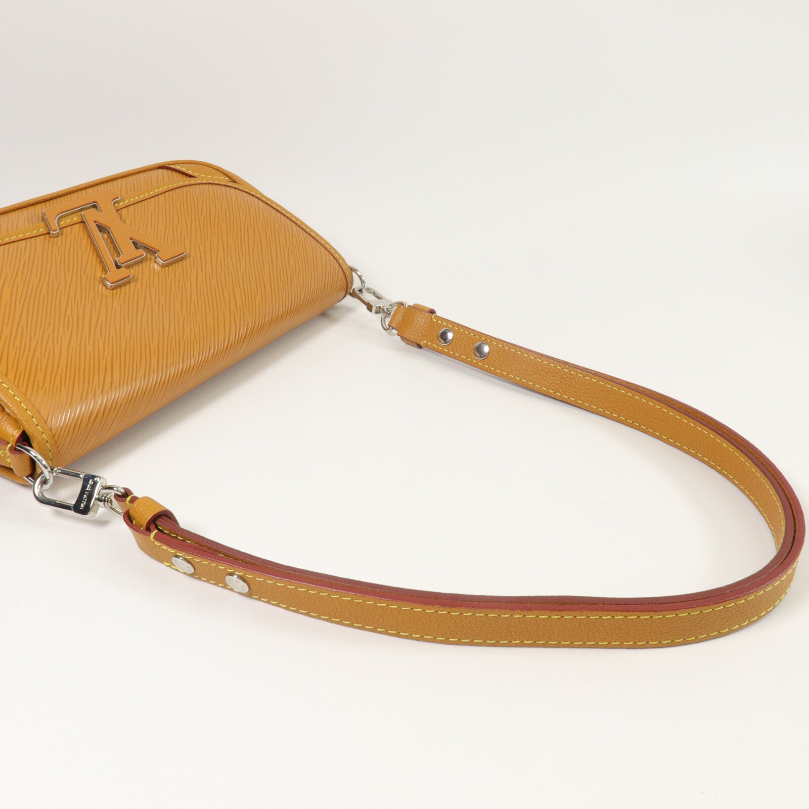 LOUIS VUITTON Epi Buci肩背袋