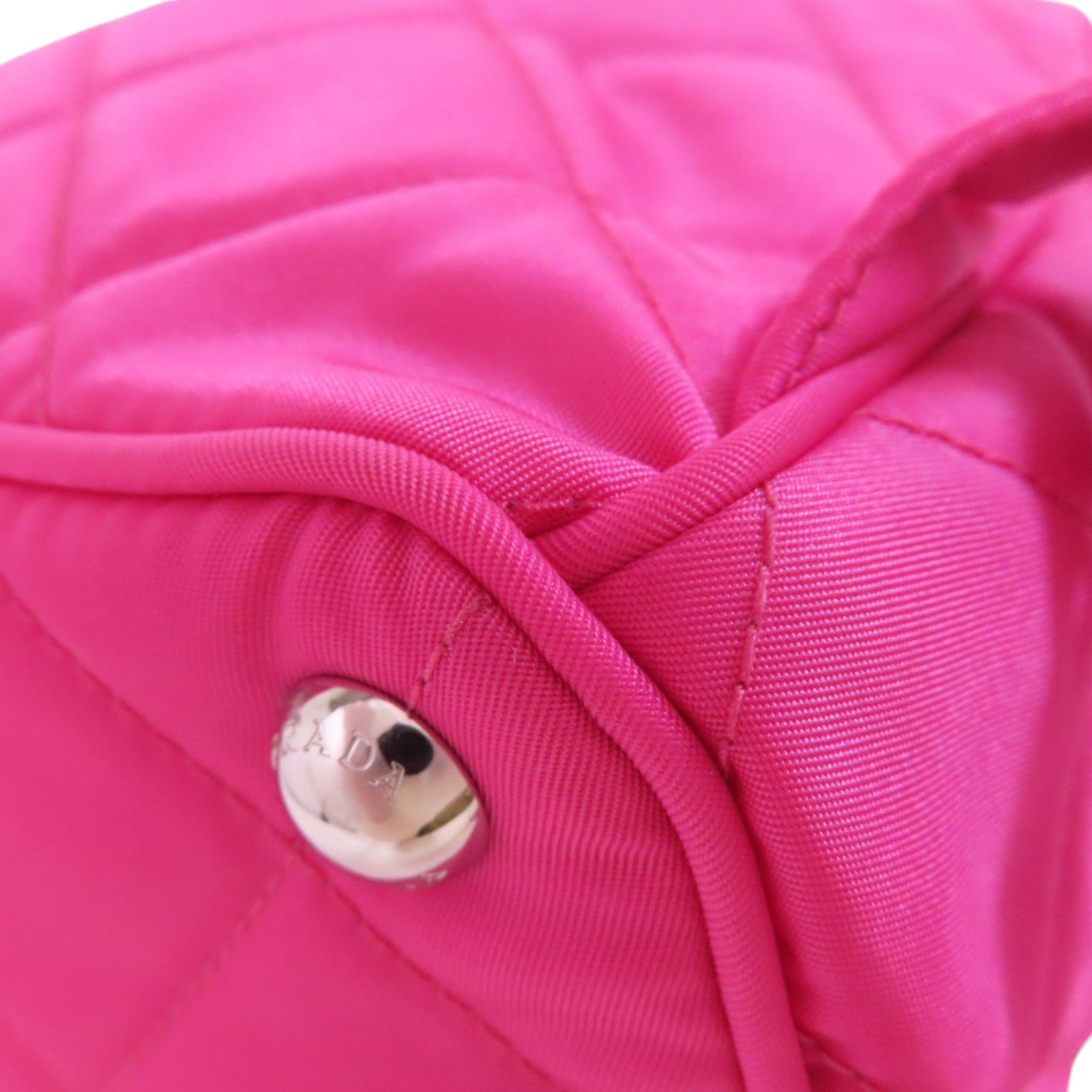 PRADA 尼龍Backpack銀扣背包