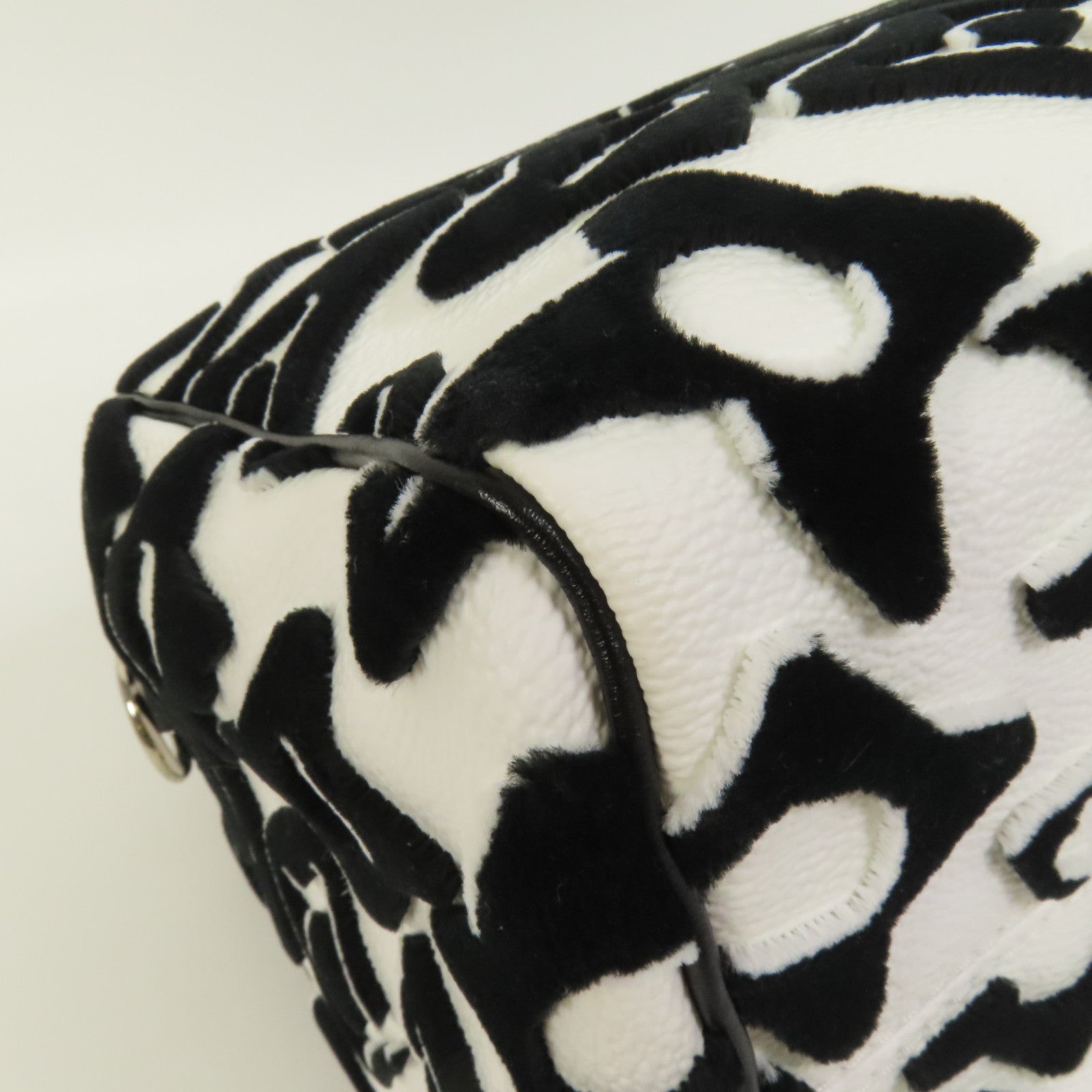 LOUIS VUITTON Tufted Monogram Speedy Bandouliere 25銀扣手挽肩背兩用袋