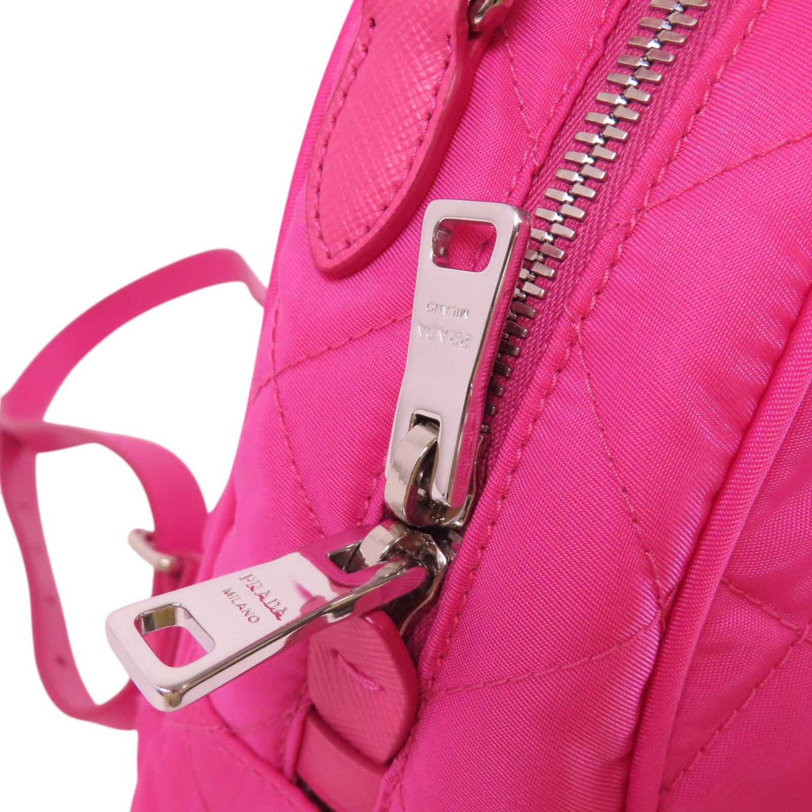 PRADA 尼龍Backpack銀扣背包