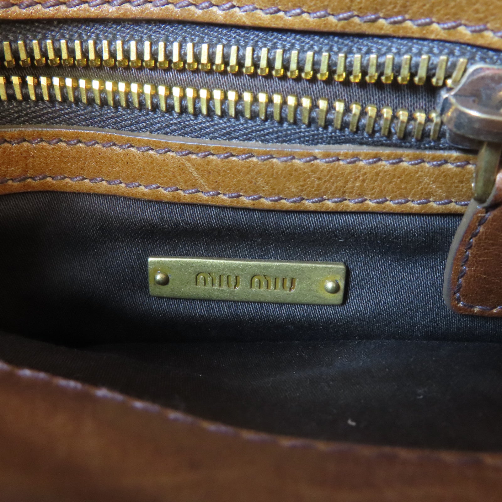 Miu Miu 羊皮皮革Shoulder Bag金扣肩背袋啡色