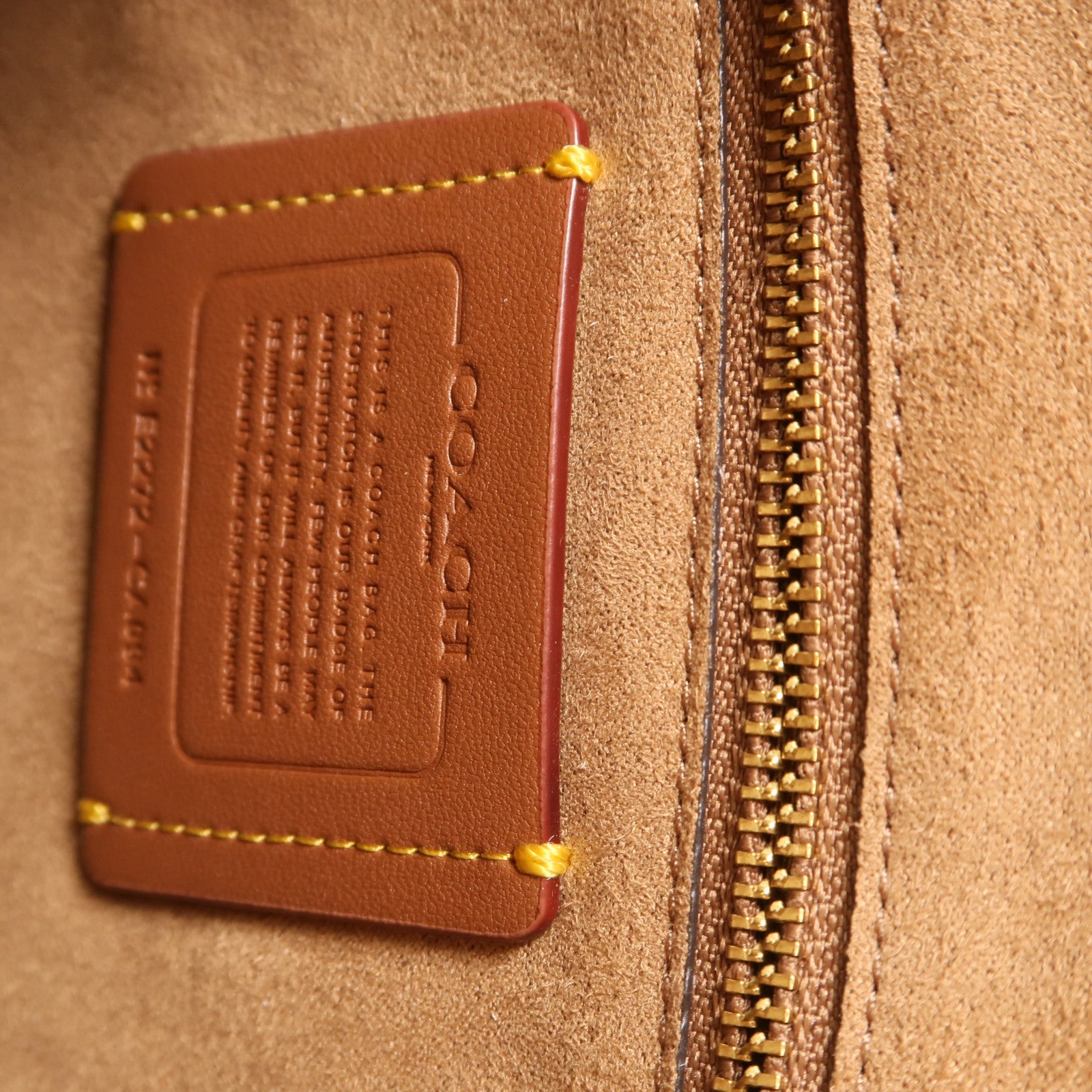 COACH 牛皮皮革Shoulder Bag金扣肩背袋