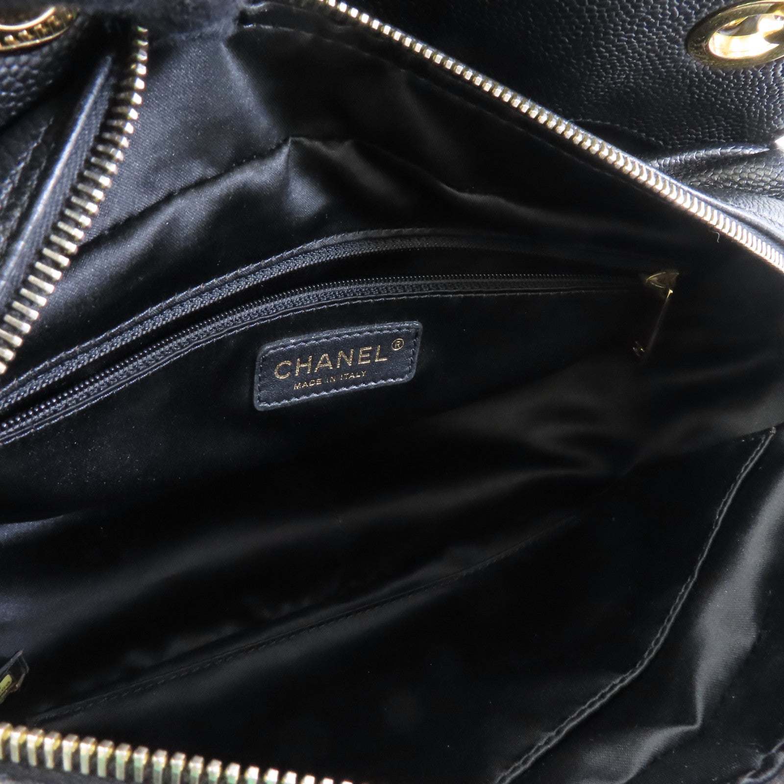 CHANEL 菱格Caviar皮革Chain Shoulder金扣鏈帶肩背袋黑色