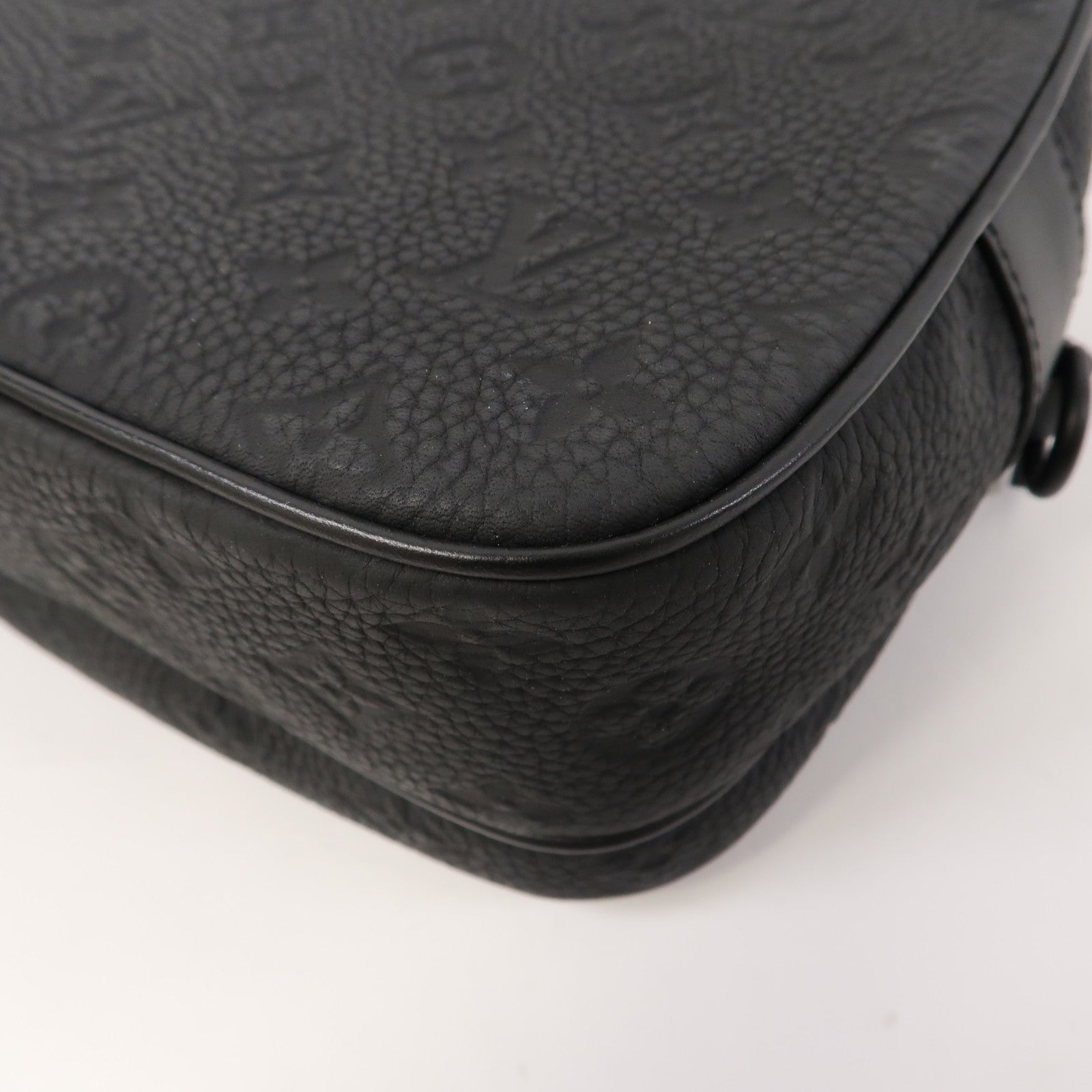 LOUIS VUITTON Monogram Taurillon S Lock肩背袋黑色