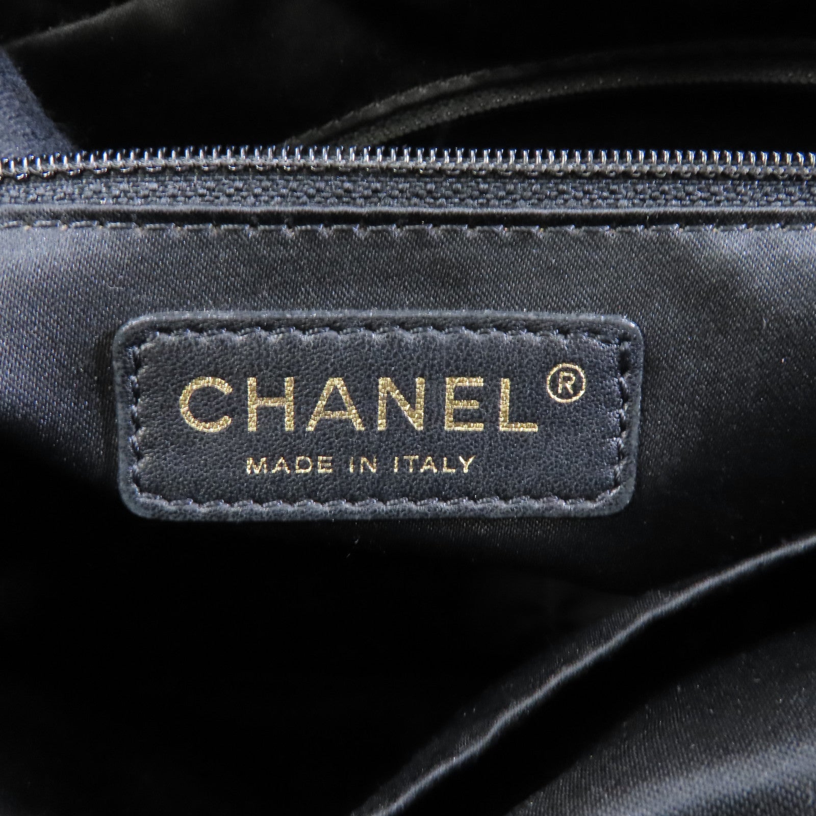 CHANEL 菱格Caviar皮革Chain Shoulder金扣鏈帶肩背袋黑色