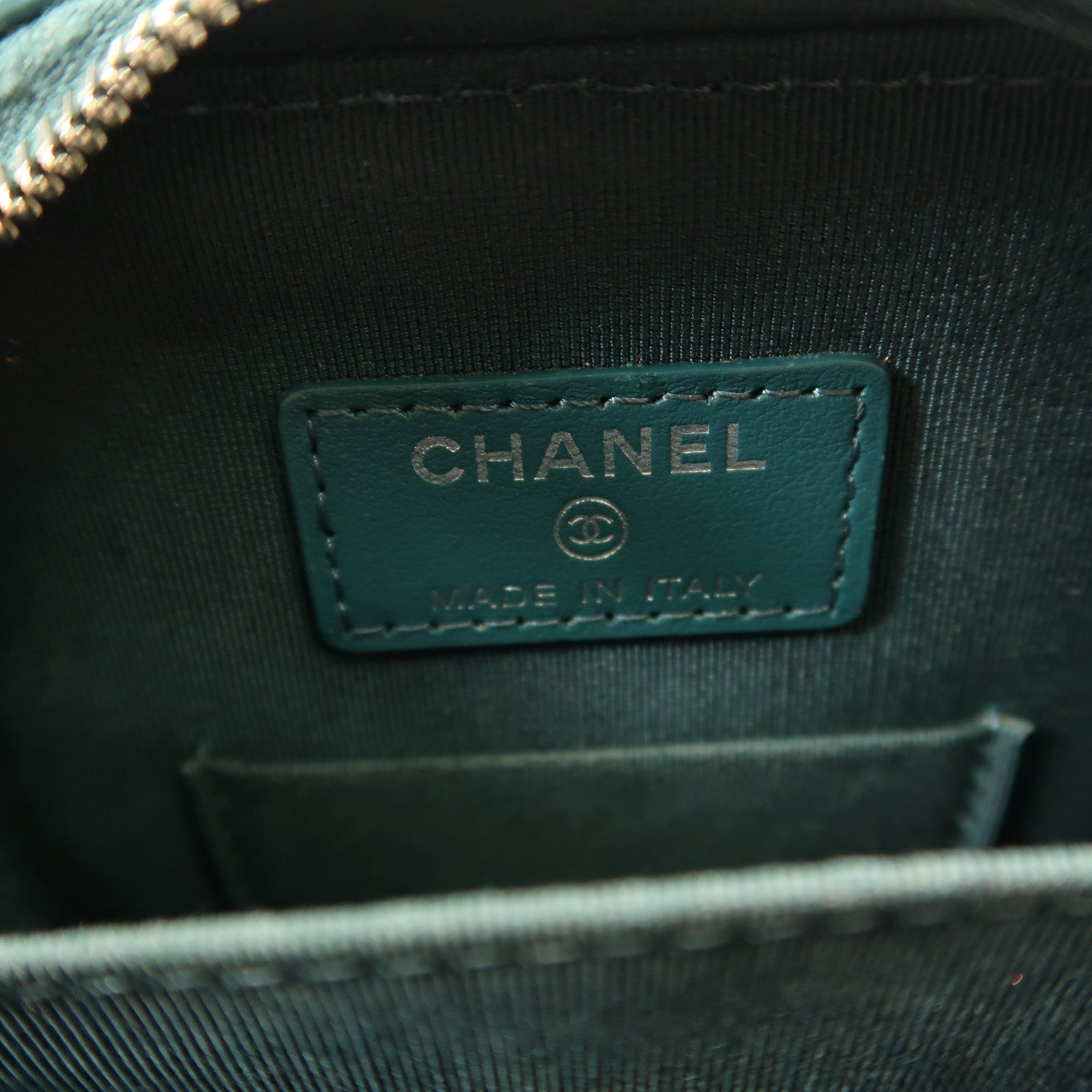 CHANEL 牛皮皮革Phone Bag銀扣鏈帶肩背袋