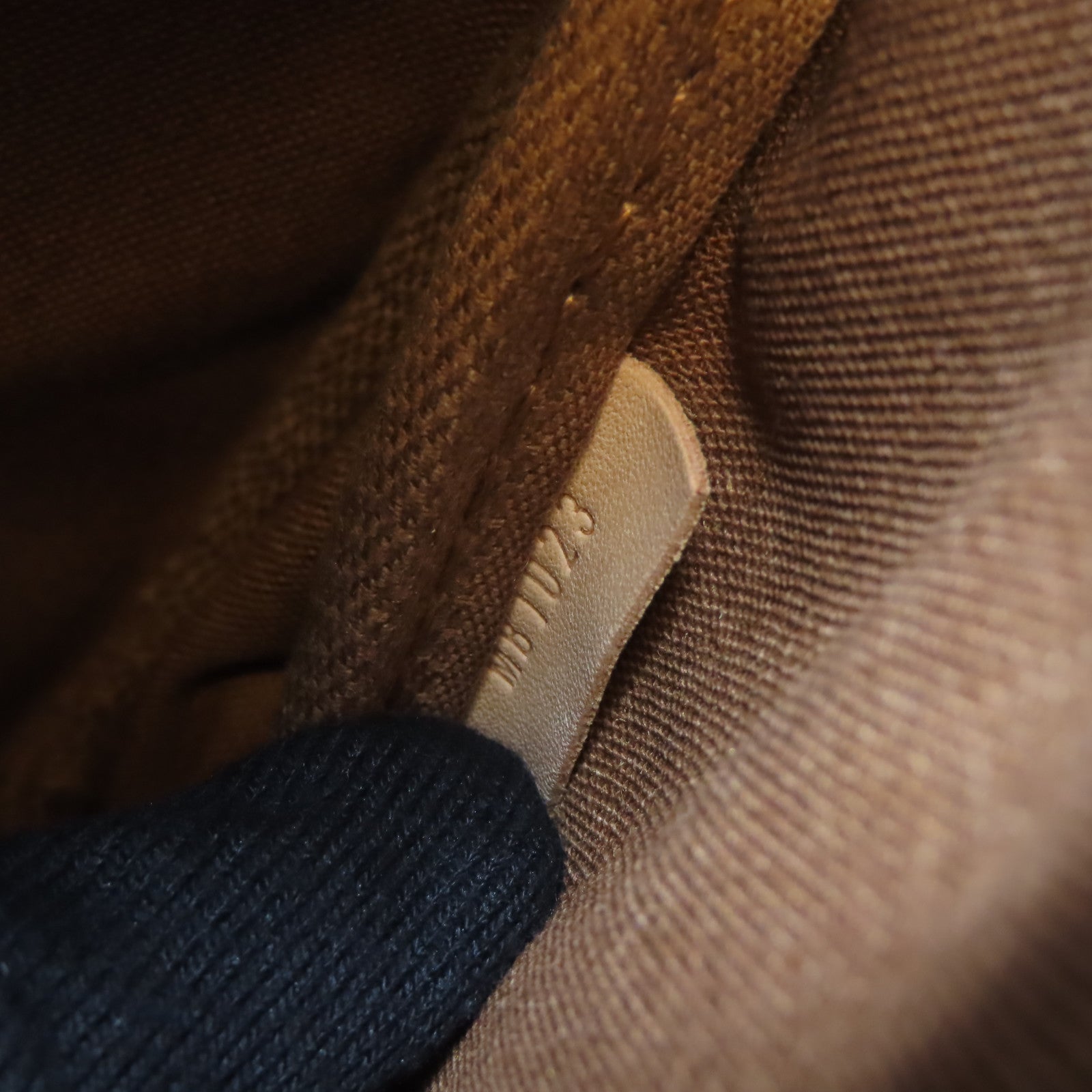 LOUIS VUITTON Monogram Saumur 30金扣肩背袋棕色