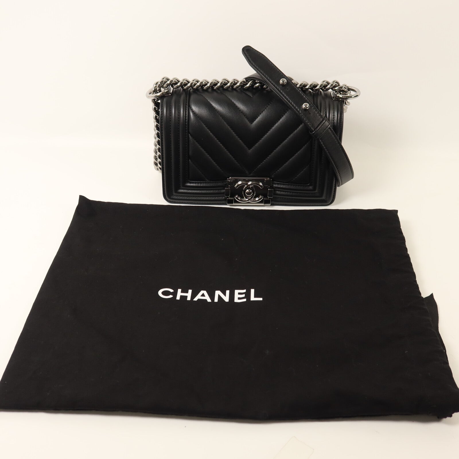 CHANEL 牛皮皮革Boy 20鏈帶肩背袋