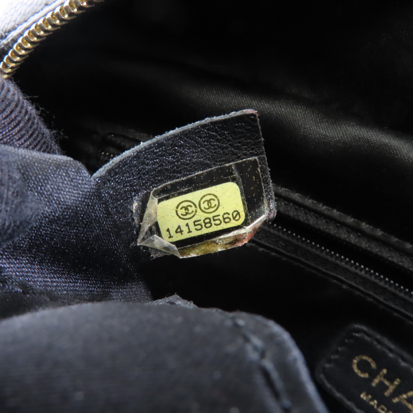 CHANEL 菱格Caviar皮革Chain Shoulder金扣鏈帶肩背袋黑色