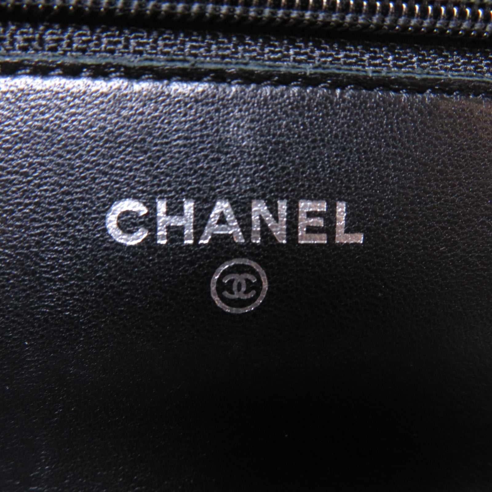 CHANEL 【激減優惠】羊皮皮革Camellia Wallet On Chain銀扣鏈帶肩背袋黑色