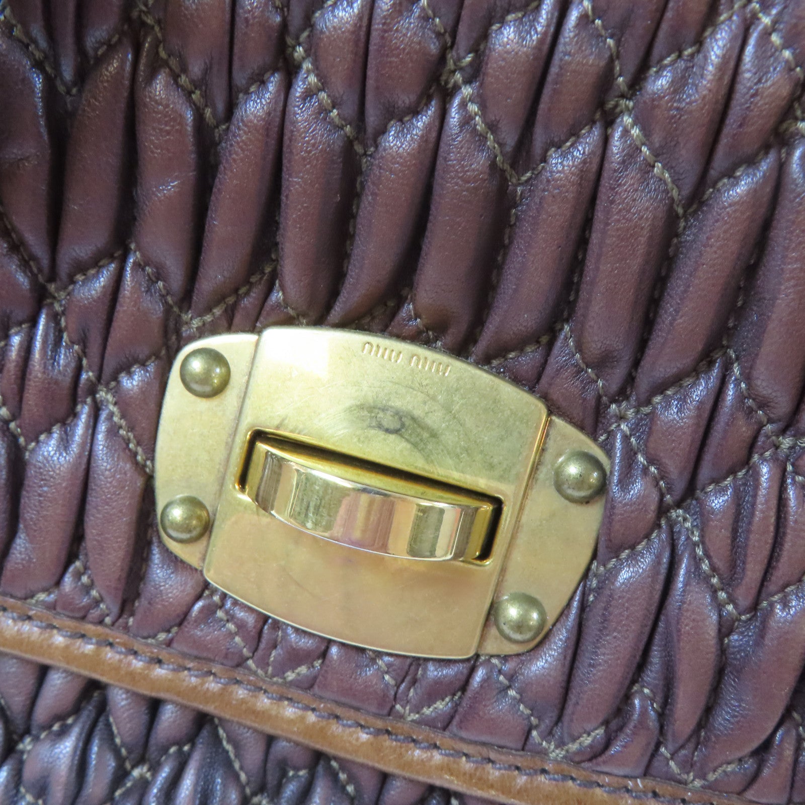 Miu Miu 羊皮皮革Shoulder Bag金扣肩背袋啡色