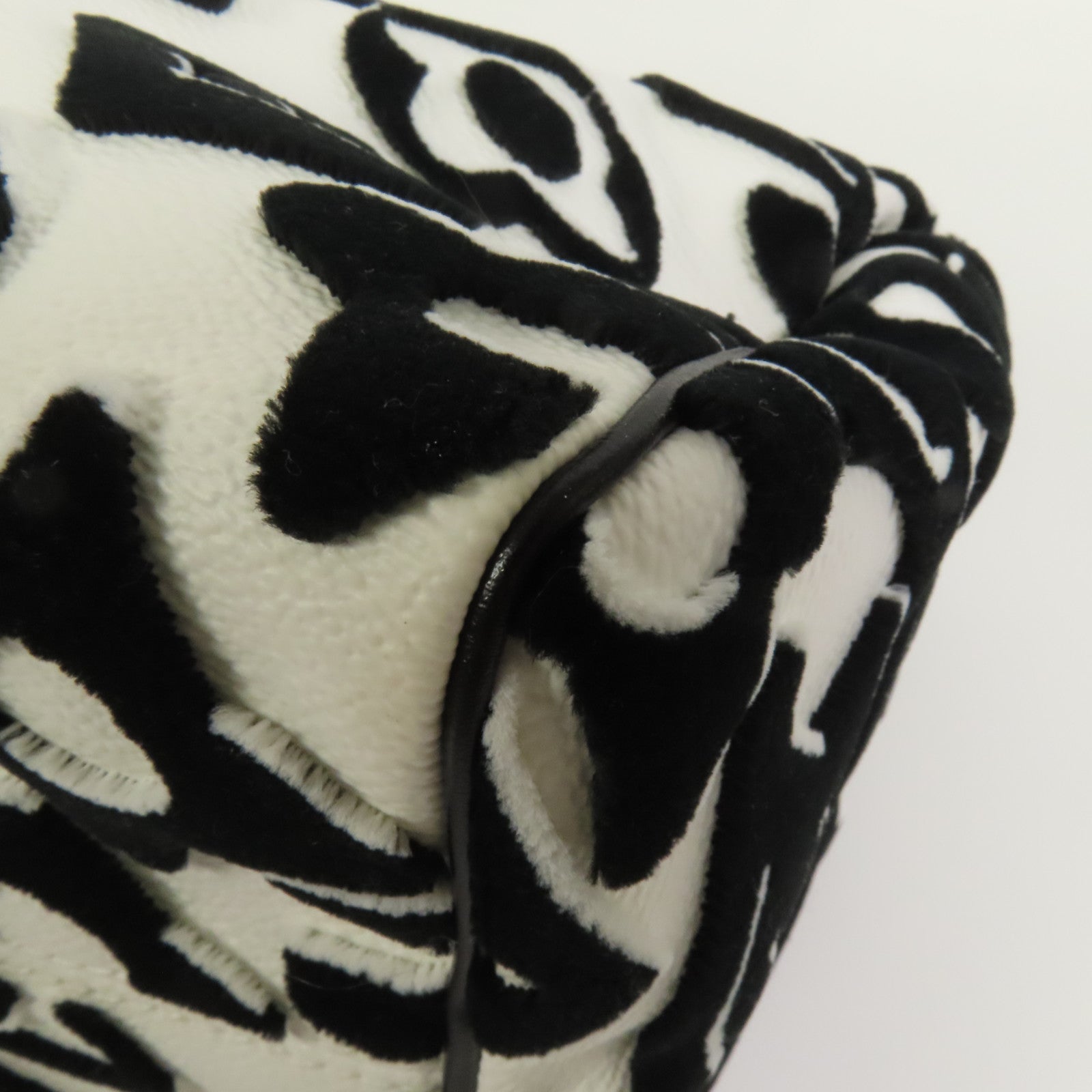 LOUIS VUITTON Tufted Monogram Speedy Bandouliere 25銀扣手挽肩背兩用袋