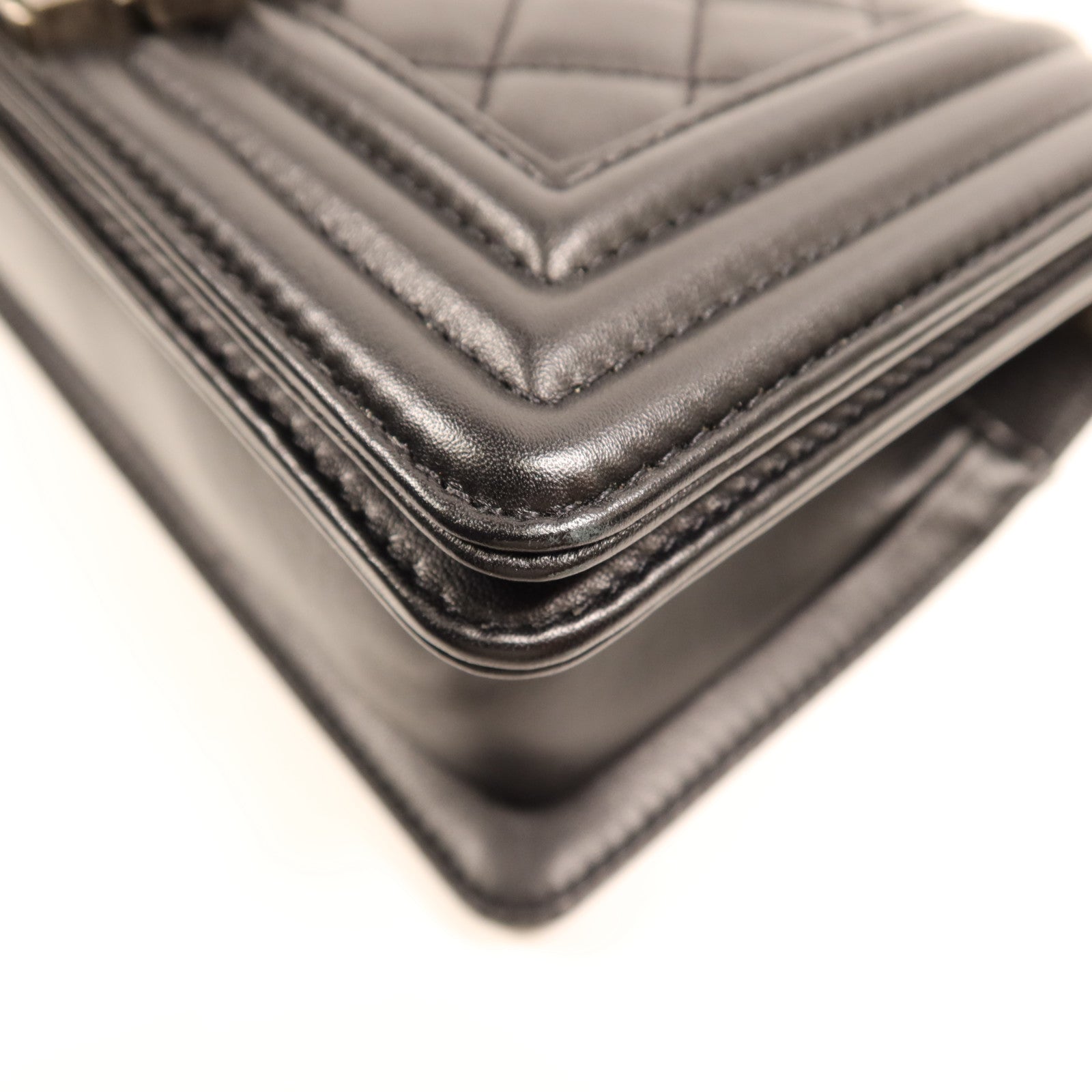 CHANEL 羊皮皮革Boy 20銀扣鏈帶肩背袋