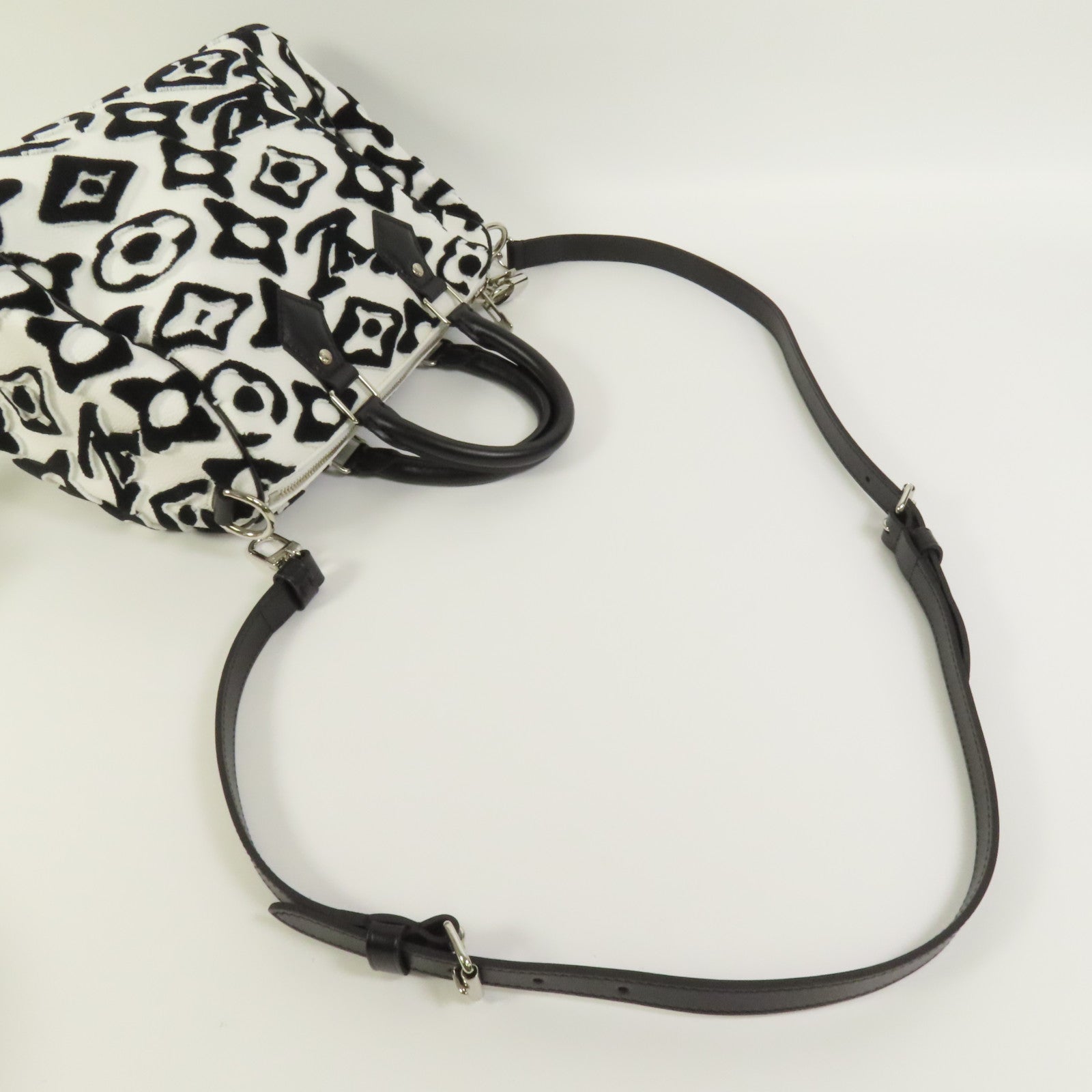 LOUIS VUITTON Tufted Monogram Speedy Bandouliere 25銀扣手挽肩背兩用袋