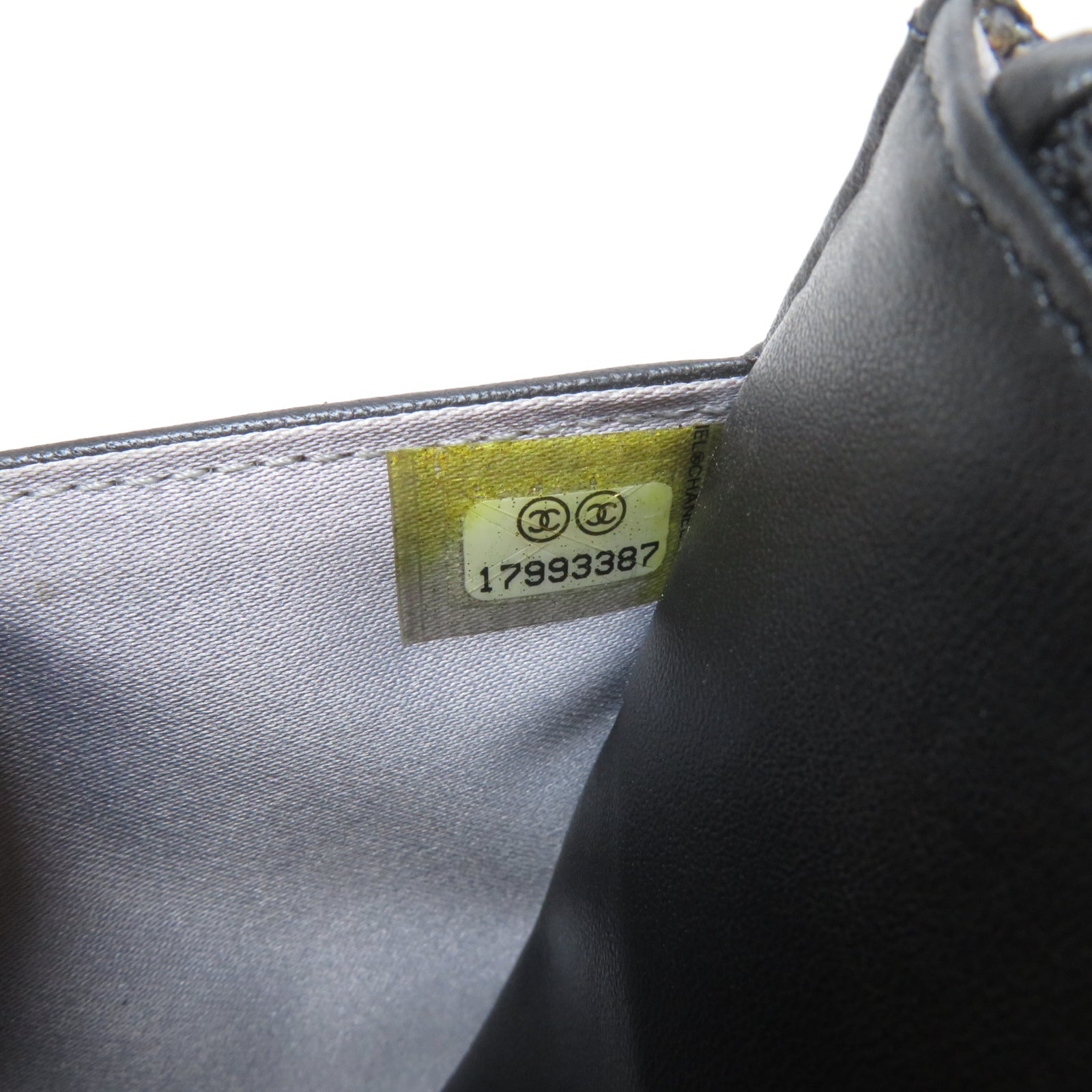 CHANEL 【激減優惠】羊皮皮革Camellia Wallet On Chain銀扣鏈帶肩背袋黑色