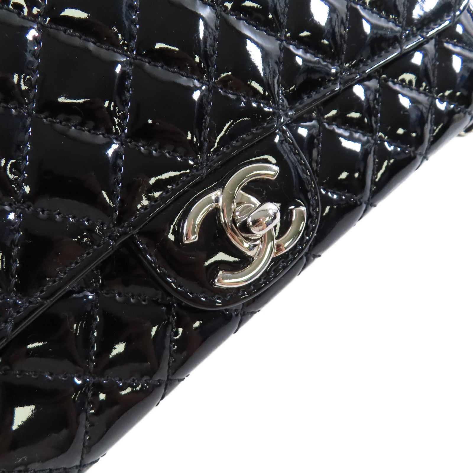 CHANEL 菱格漆皮皮革WOC Wallet On Chain Shoulder Bag銀扣鏈帶肩背袋黑色