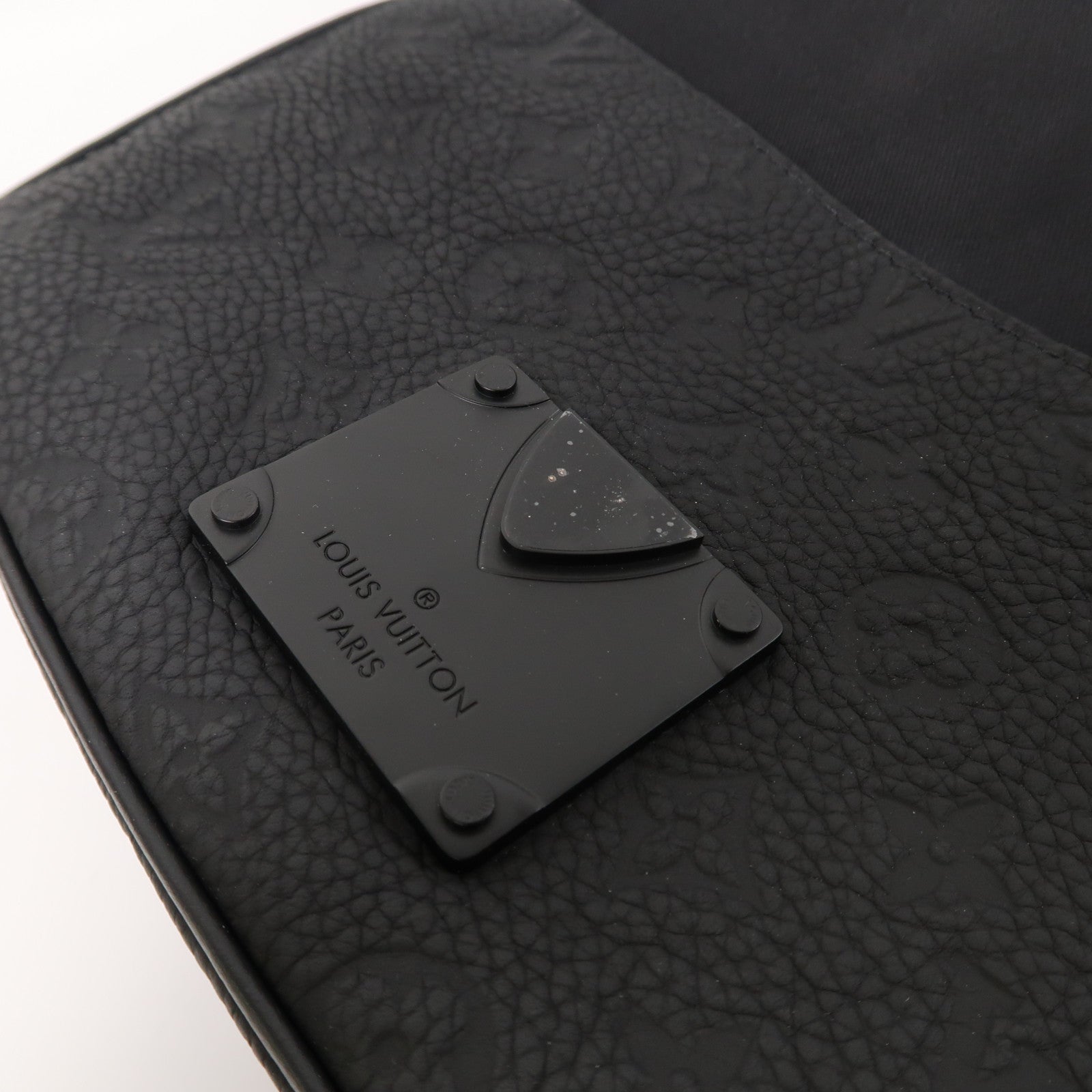 LOUIS VUITTON Monogram Taurillon S Lock肩背袋黑色