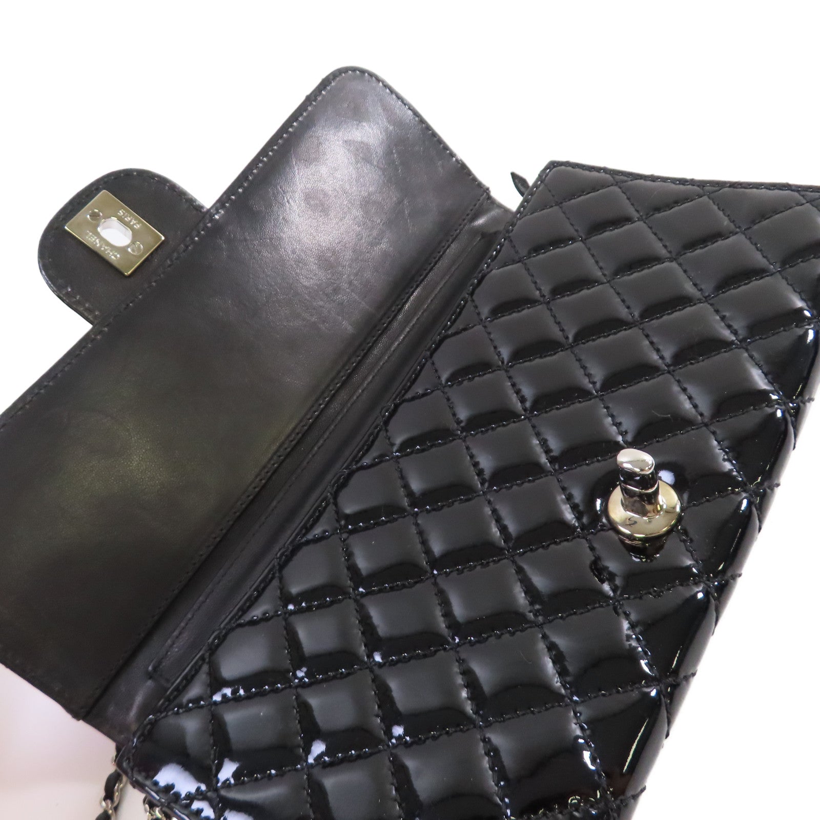 CHANEL 菱格漆皮皮革WOC Wallet On Chain Shoulder Bag銀扣鏈帶肩背袋黑色