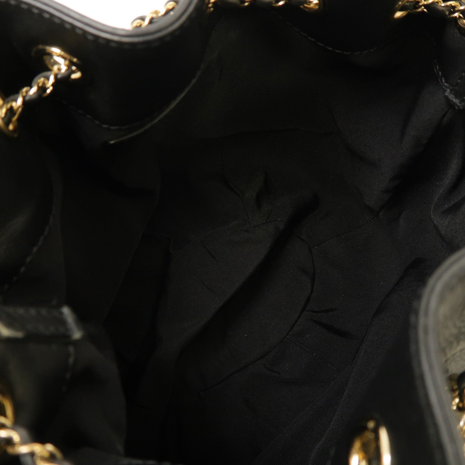 CHANEL 【激減優惠】菱格牛皮皮革Bucket Bag金扣肩背袋黑色