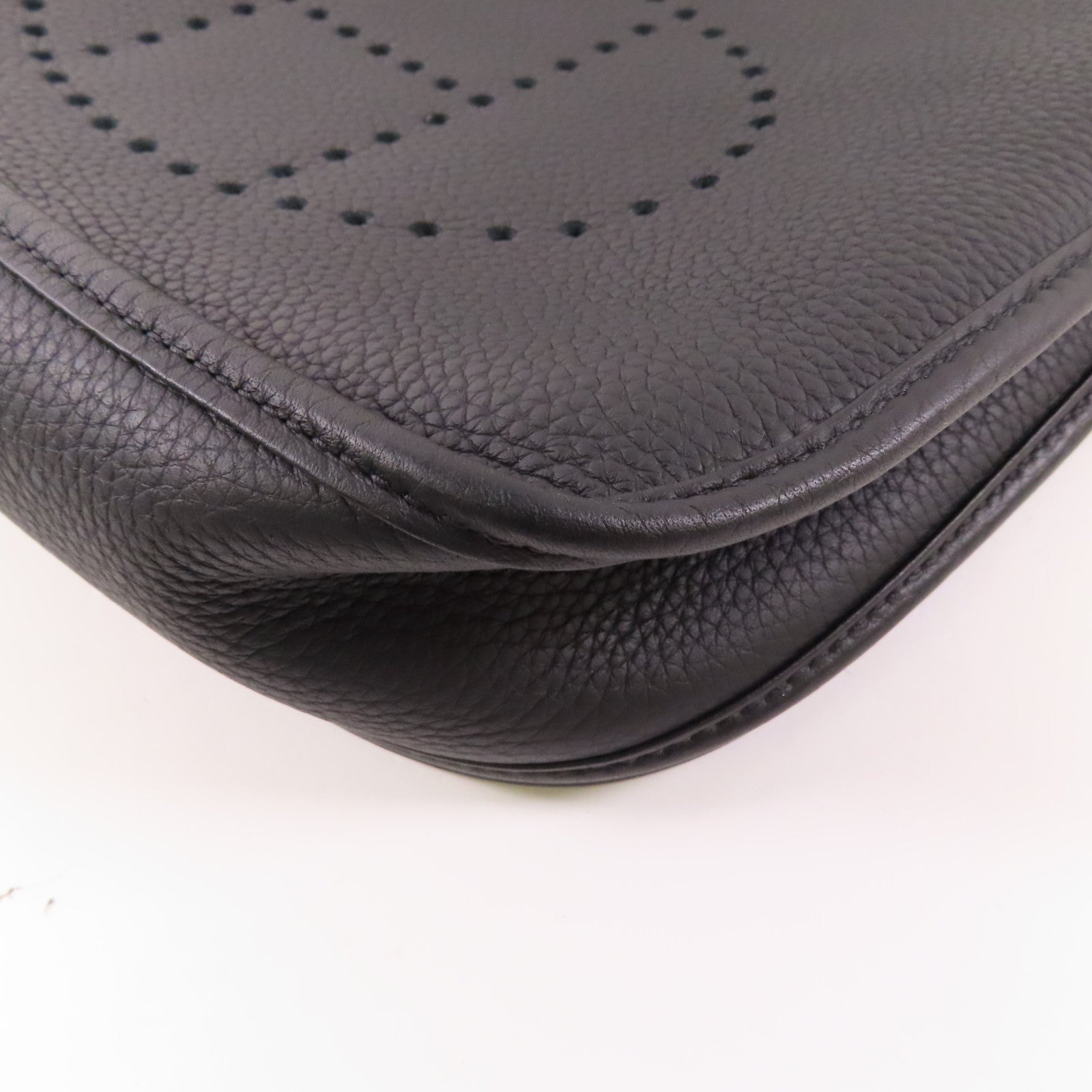 HERMES Clemence皮革Evelyne III 29銀扣肩背袋89 Noir