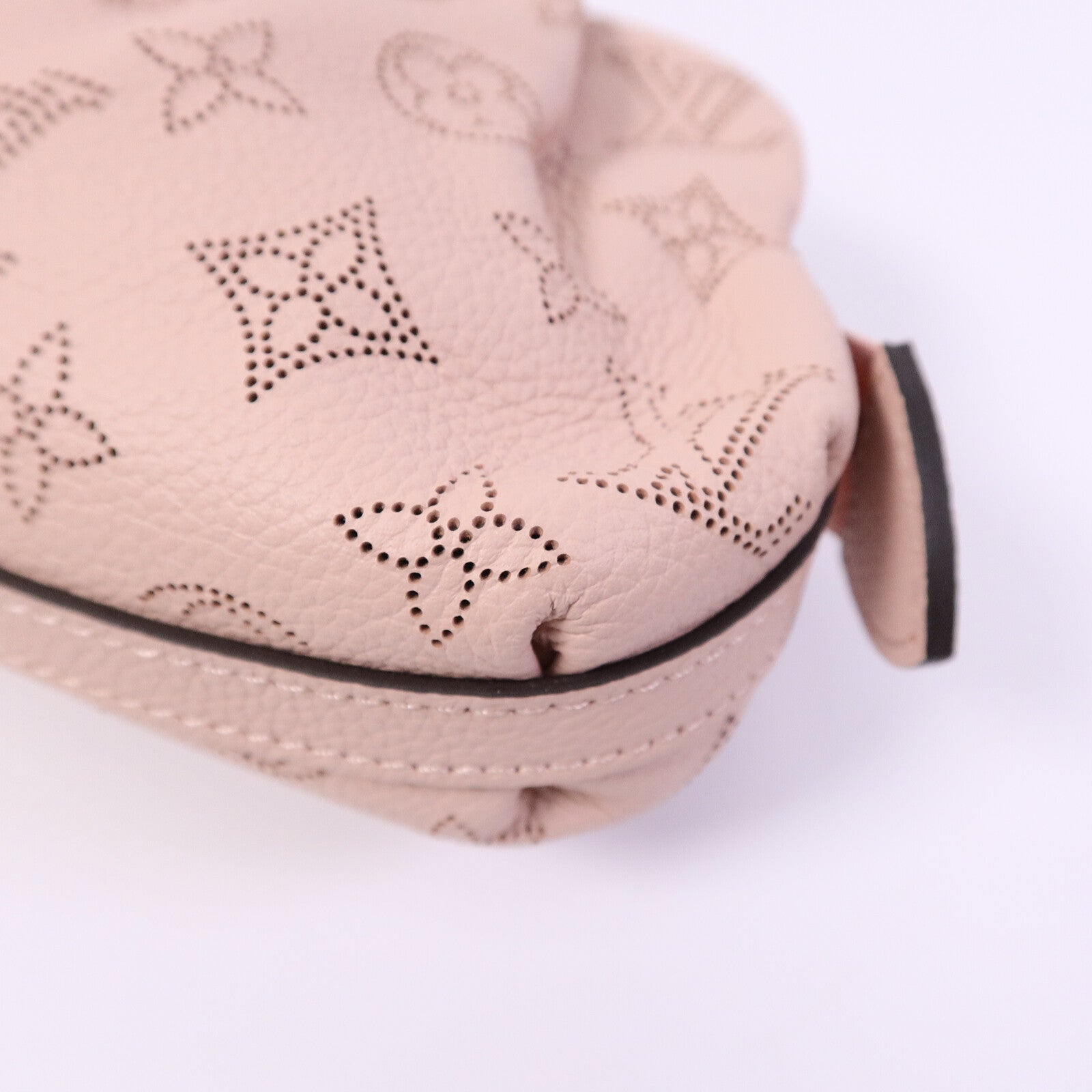 LOUIS VUITTON Monogram Mahina Scala Mini Pouch肩背袋