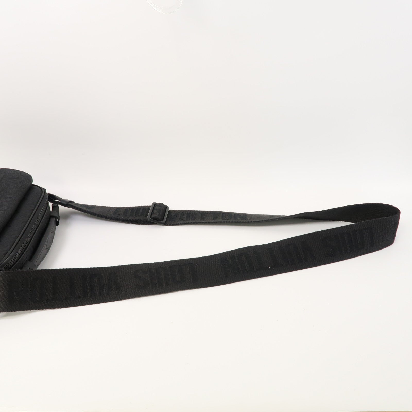 LOUIS VUITTON Monogram Taurillon S Lock肩背袋黑色