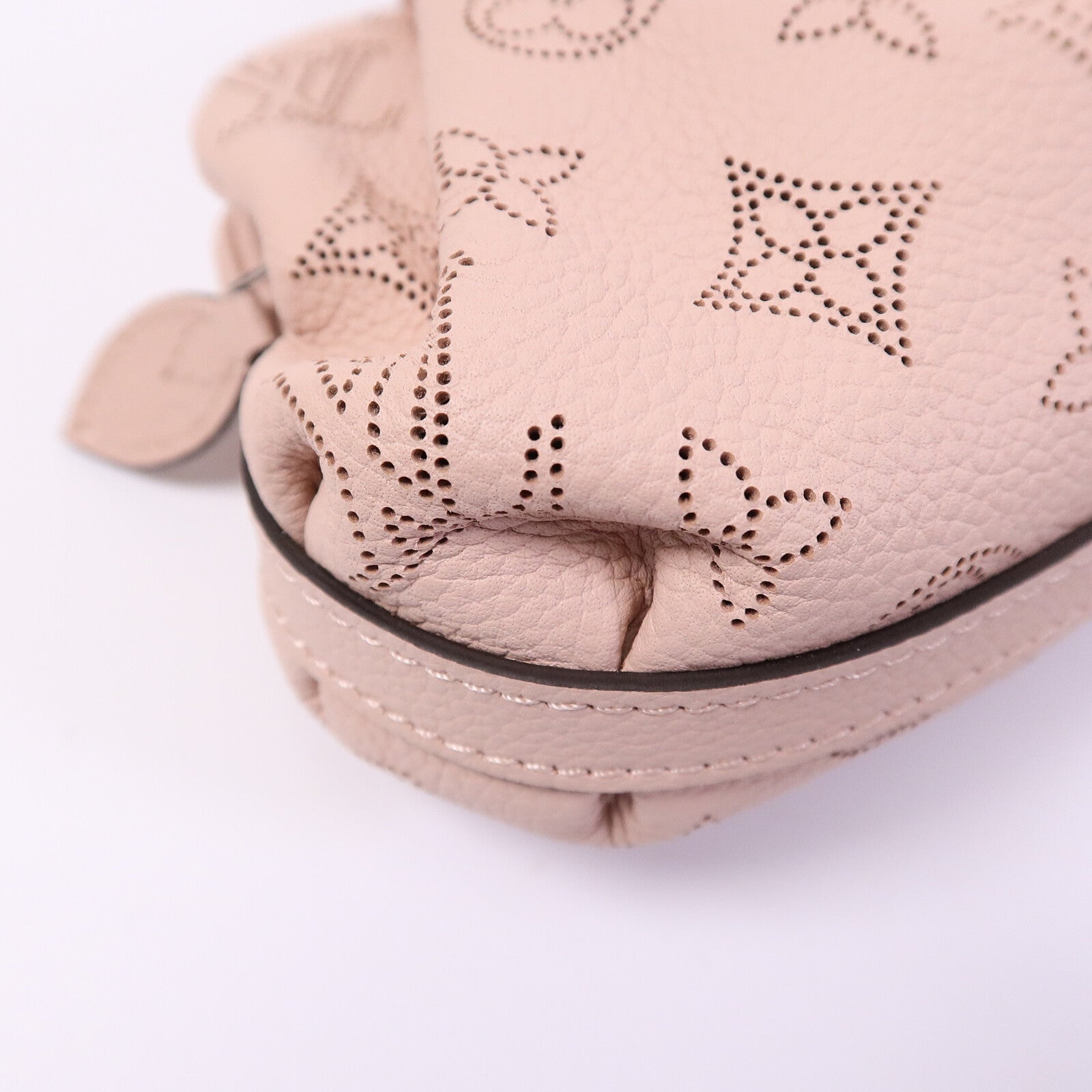 LOUIS VUITTON Monogram Mahina Scala Mini Pouch肩背袋