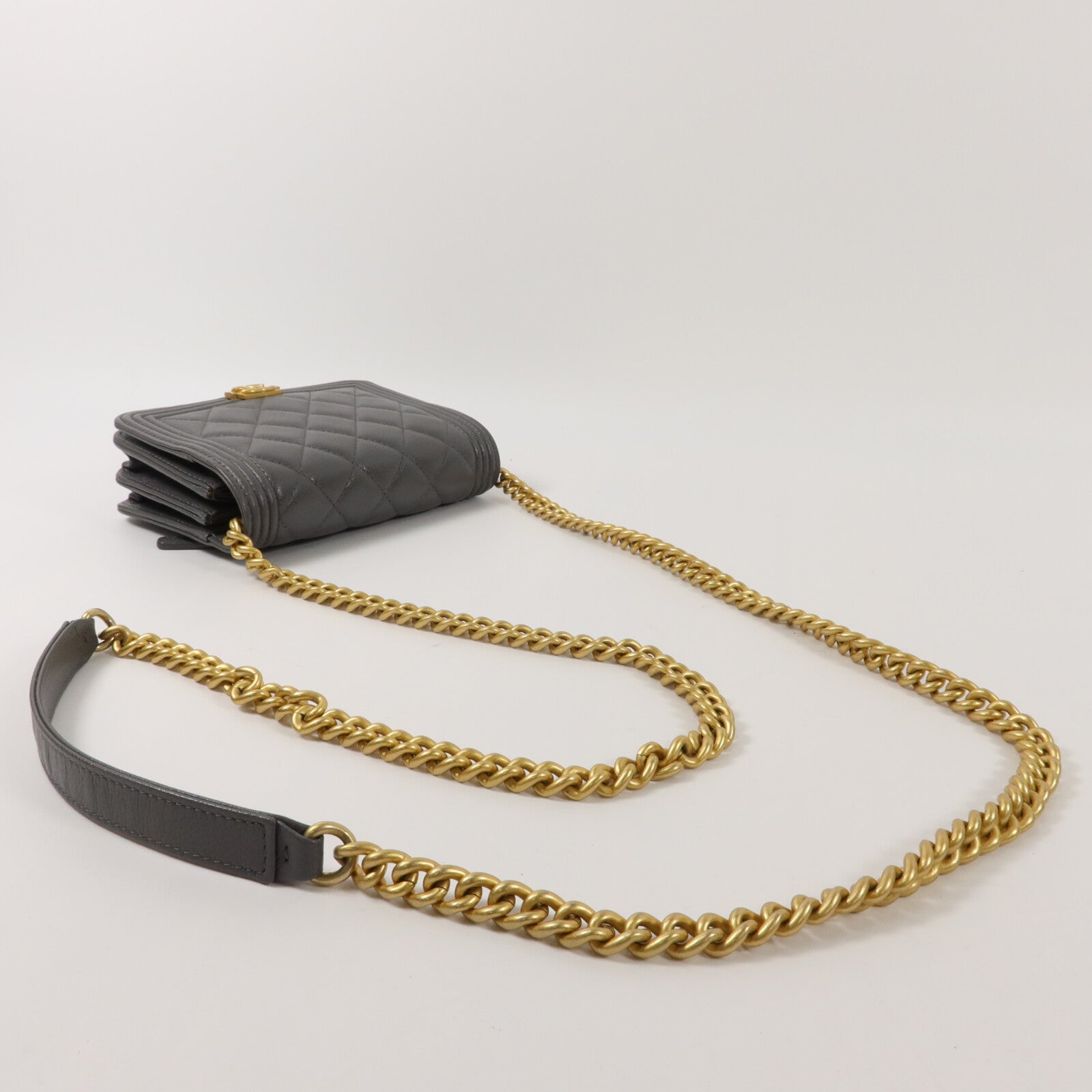 CHANEL 牛皮皮革Boy WOC鏈帶肩背袋
