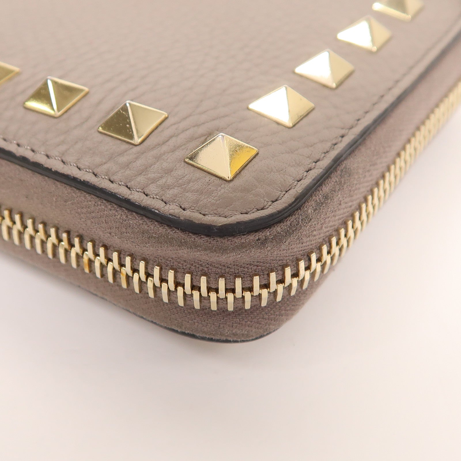 Valentino 牛皮皮革Garavani Rockstud Wallet金扣長錢包