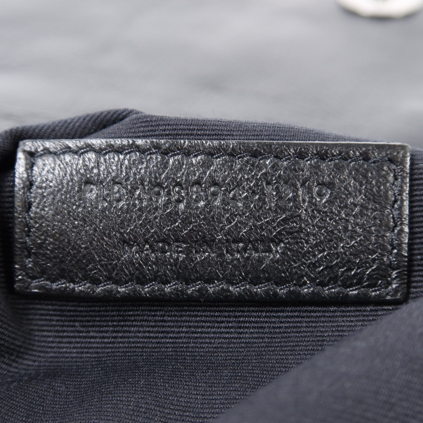 SAINT LAURENT 牛皮皮革Niki Medium銀扣鏈帶肩背袋