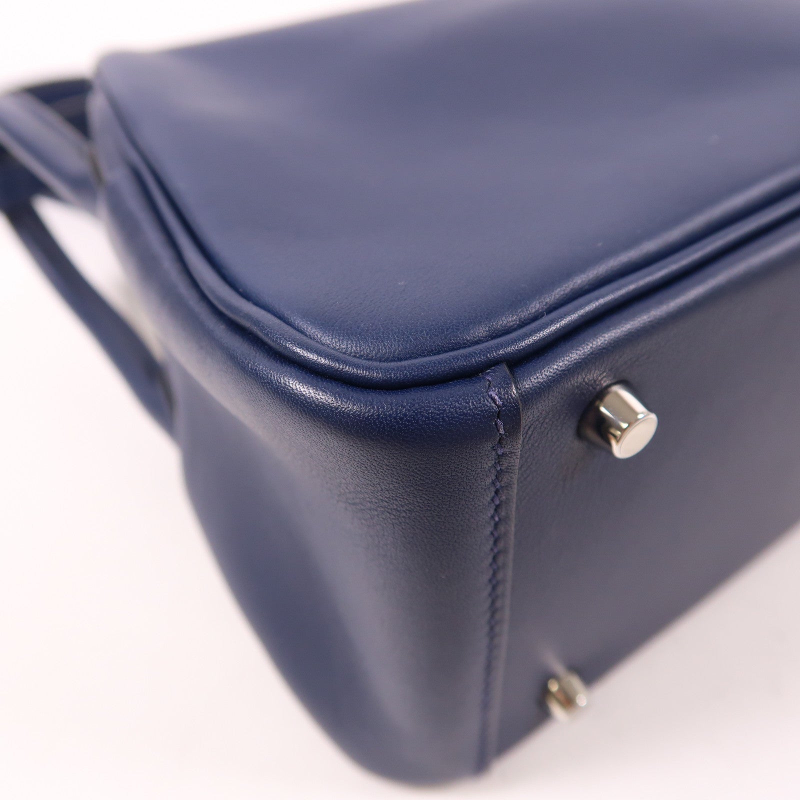 HERMES Swift皮革Mini Lindy銀扣肩背袋