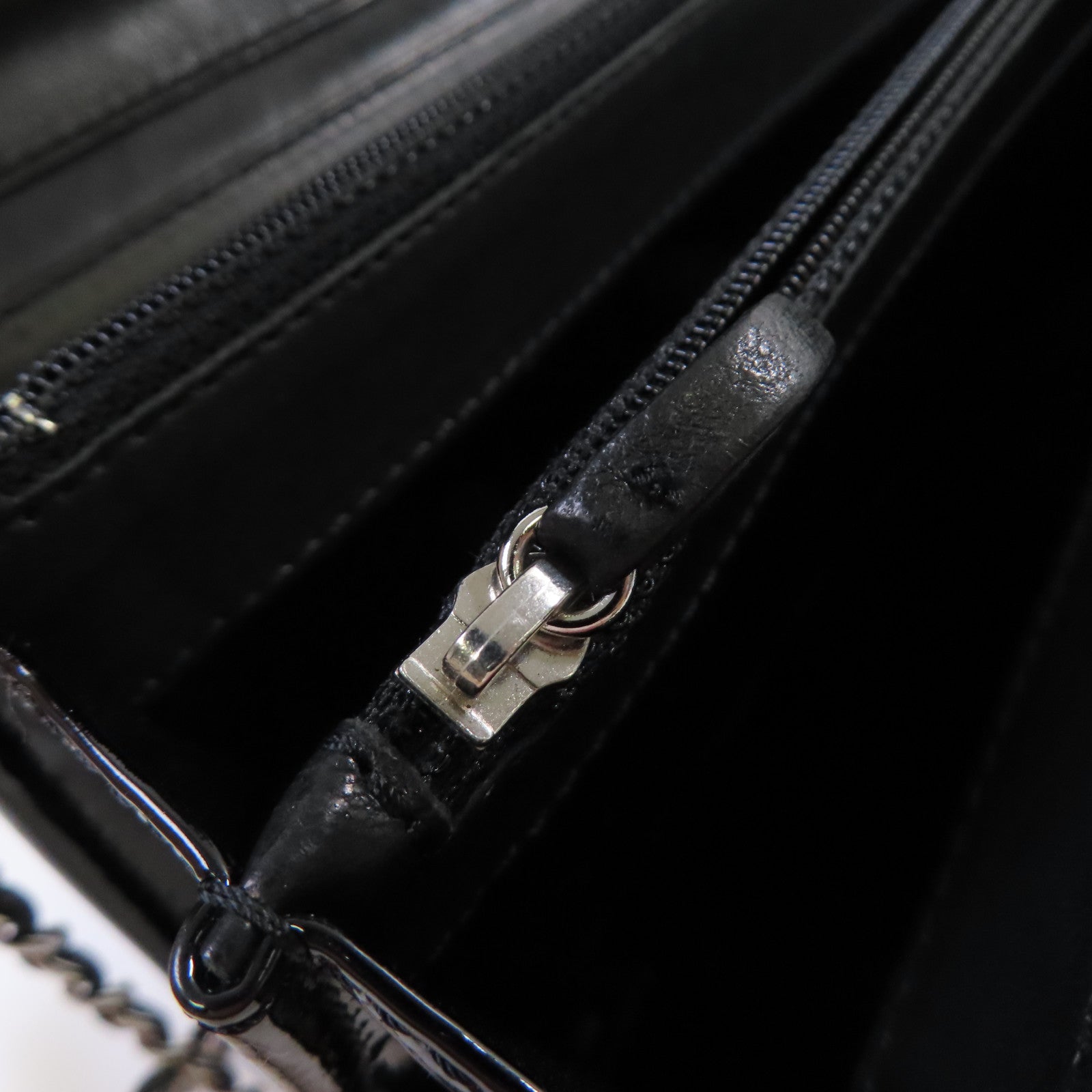 CHANEL 菱格漆皮皮革WOC Wallet On Chain Shoulder Bag銀扣鏈帶肩背袋黑色