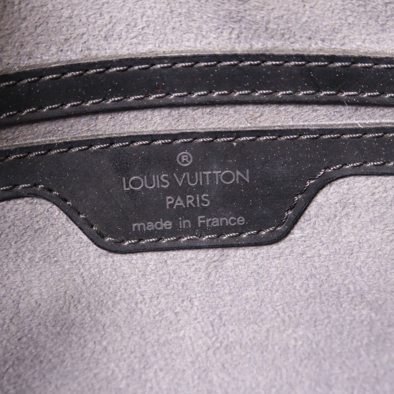 LOUIS VUITTON Epi Soufflot金扣肩背袋黑色