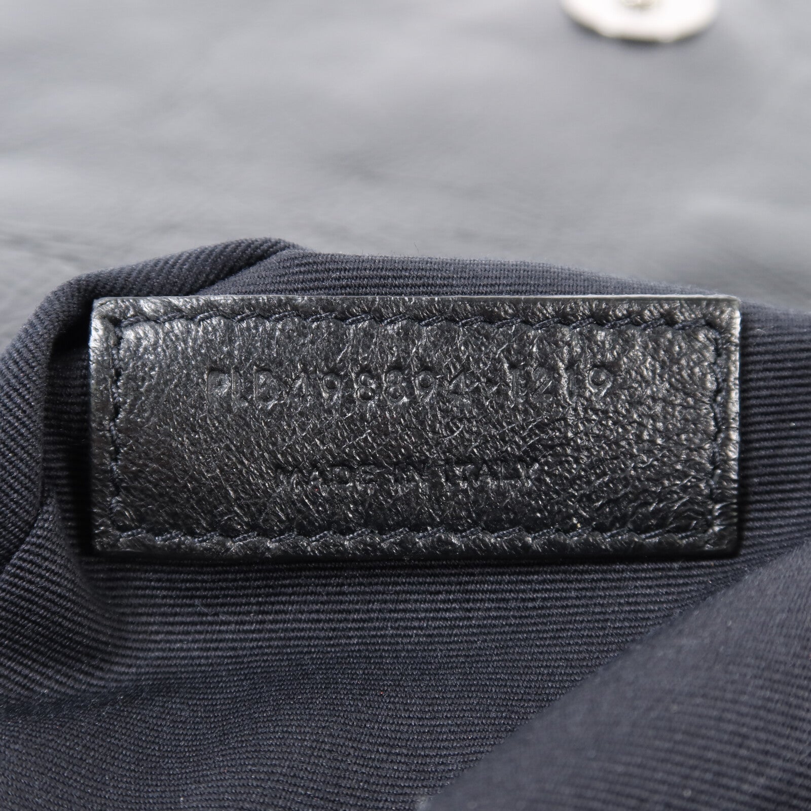 SAINT LAURENT 牛皮皮革Niki Medium銀扣鏈帶肩背袋