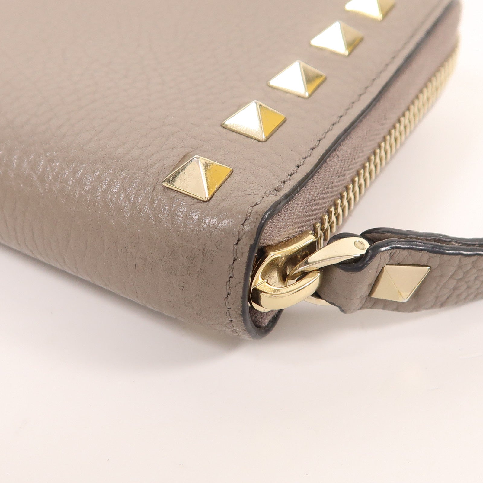 Valentino 牛皮皮革Garavani Rockstud Wallet金扣長錢包