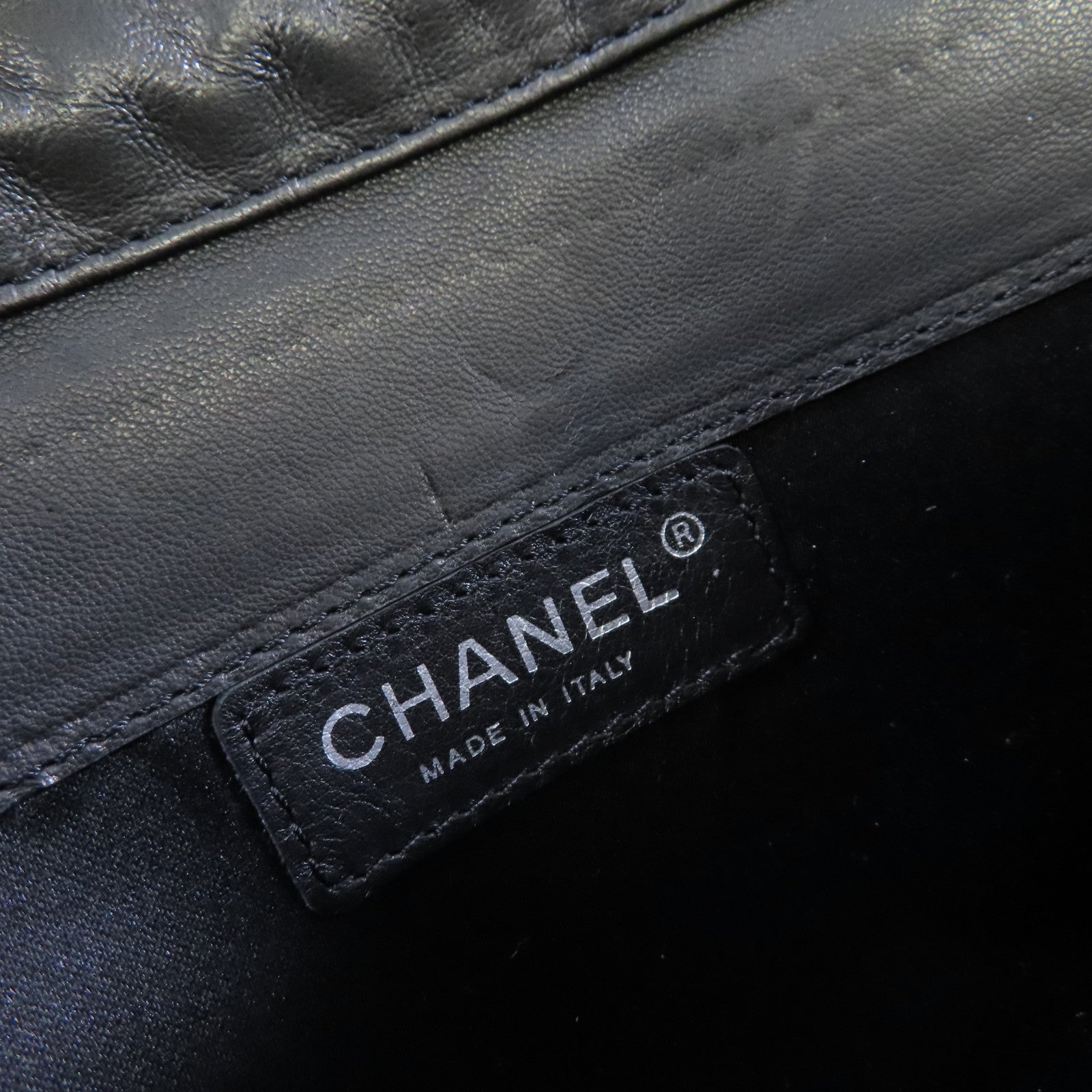 CHANEL 菱格漆皮皮革WOC Wallet On Chain Shoulder Bag銀扣鏈帶肩背袋黑色