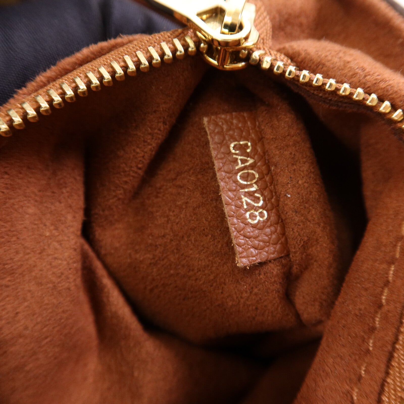 LOUIS VUITTON 【激減優惠】Monogram Saint Placide金扣鏈帶肩背袋