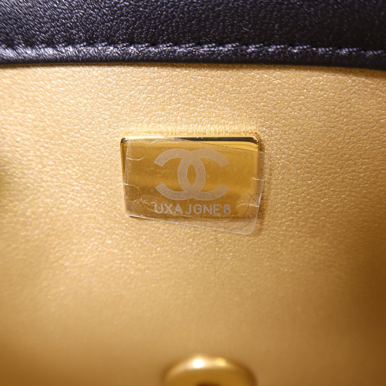 CHANEL 羊皮皮革Mini Classic 17金扣鏈帶肩背袋