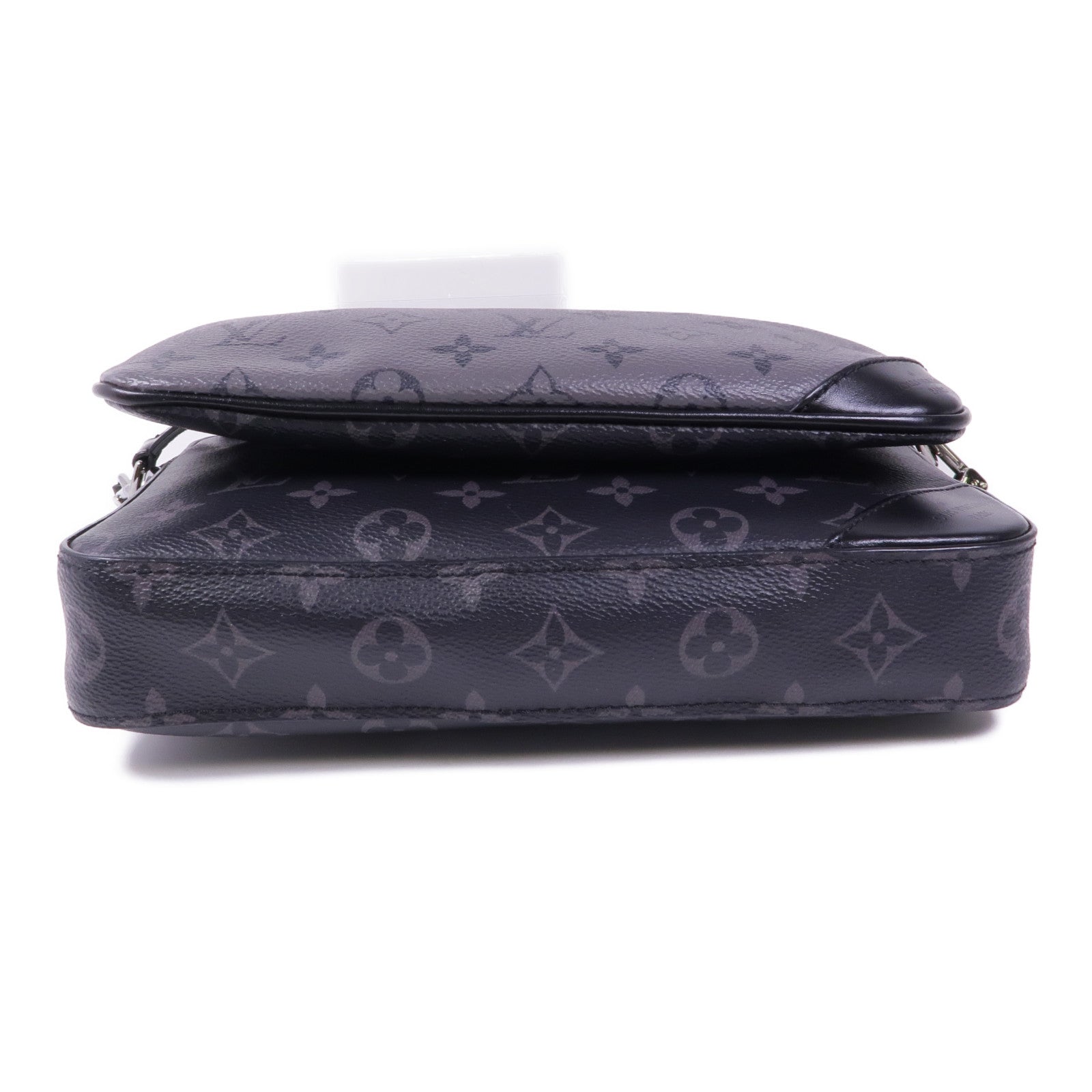 LOUIS VUITTON LV SHW Trio Messenger Shoulder Bag M69443 Monogram Eclipse Reverse