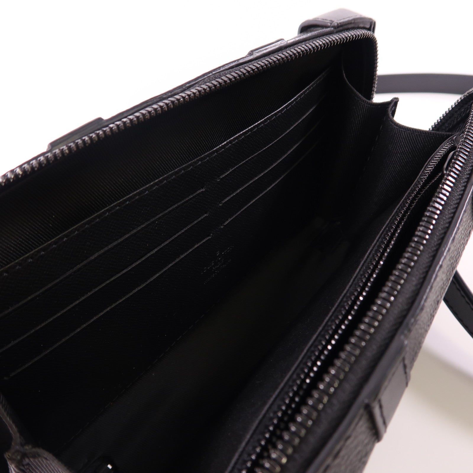 LOUIS VUITTON Monogram Eclipse Soft Trunk Wallet肩背袋