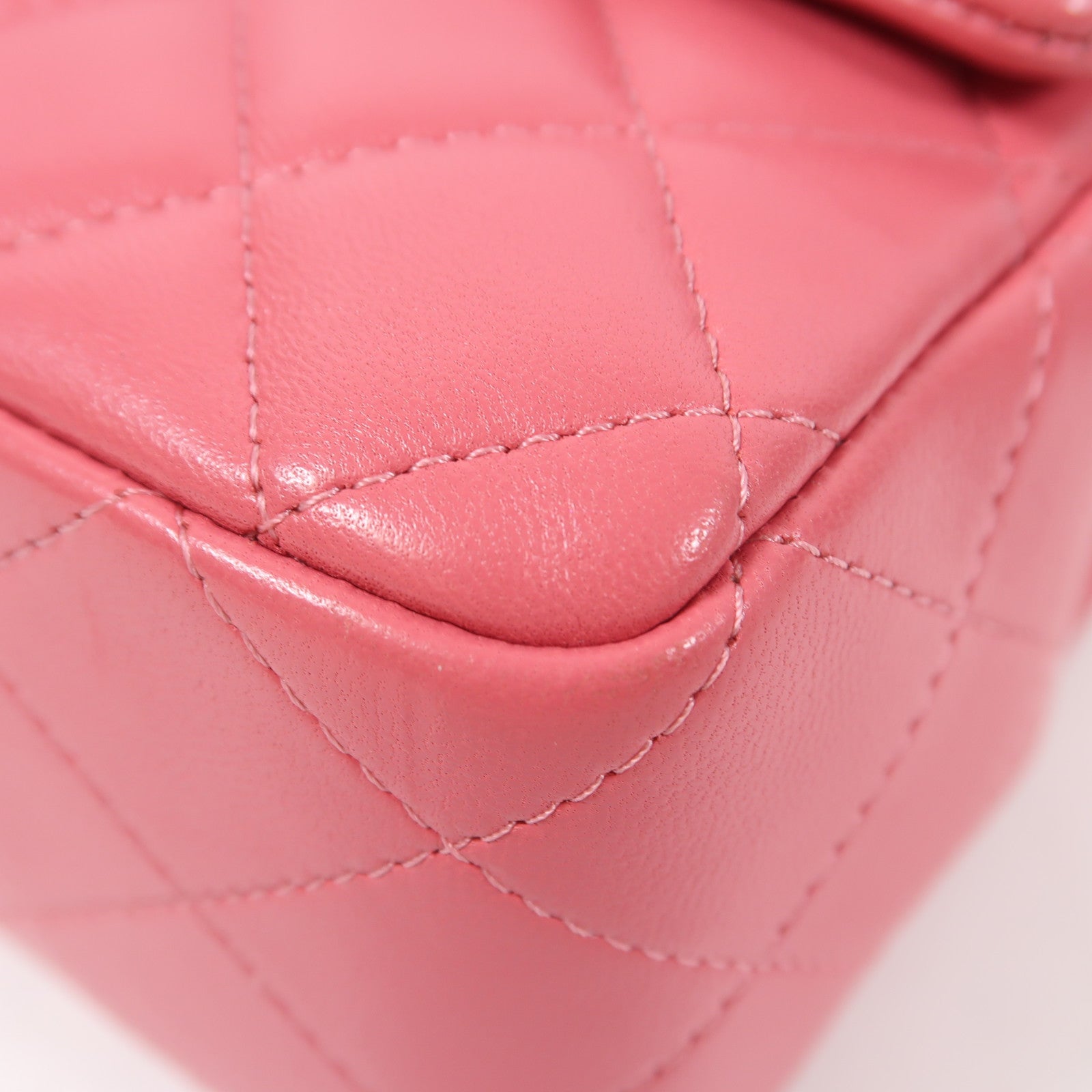 CHANEL 菱格羊皮皮革Classic Flap 20cm銀扣鏈帶肩背袋粉紅色