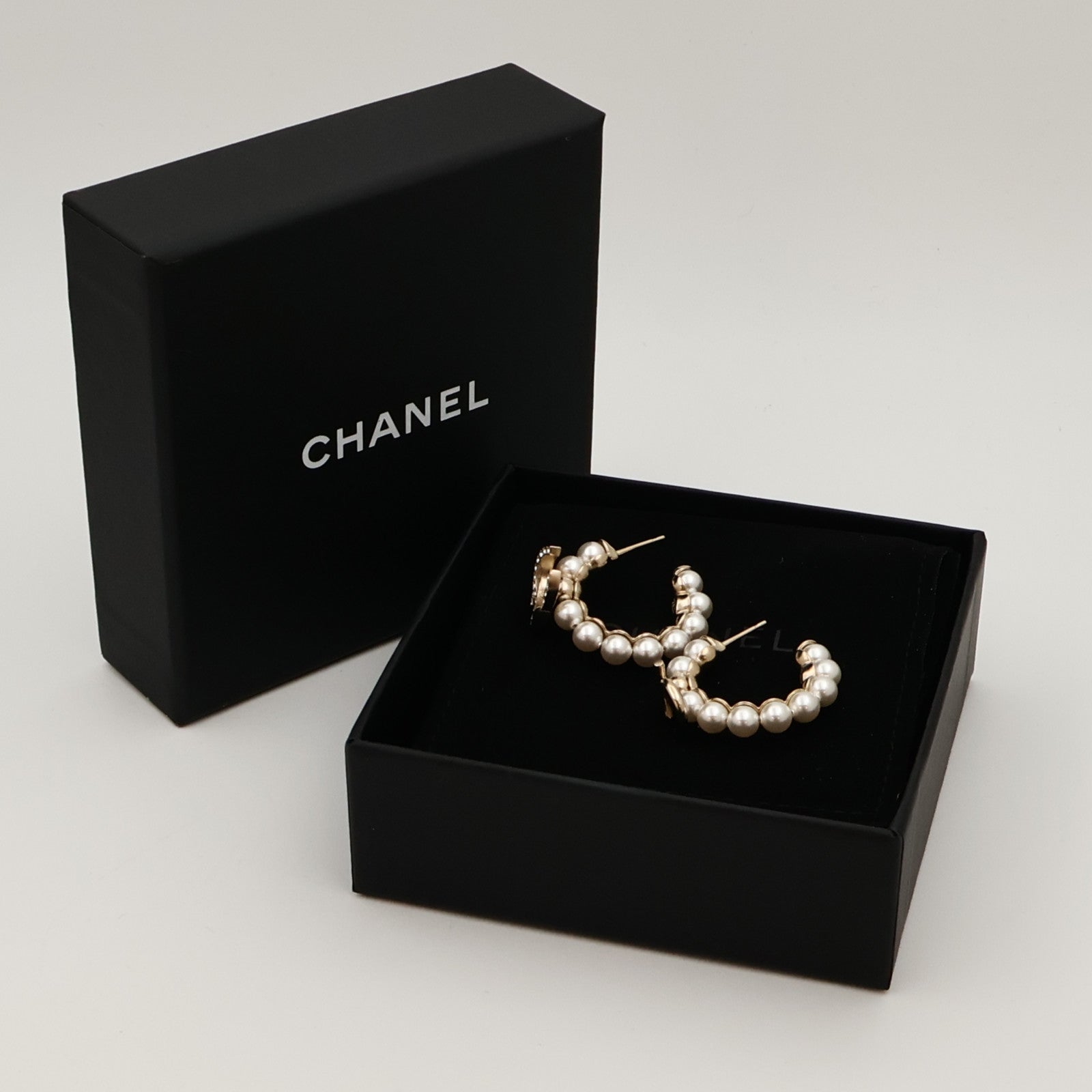 CHANEL 金屬/仿珍珠Pearl Wreath Earrings耳環