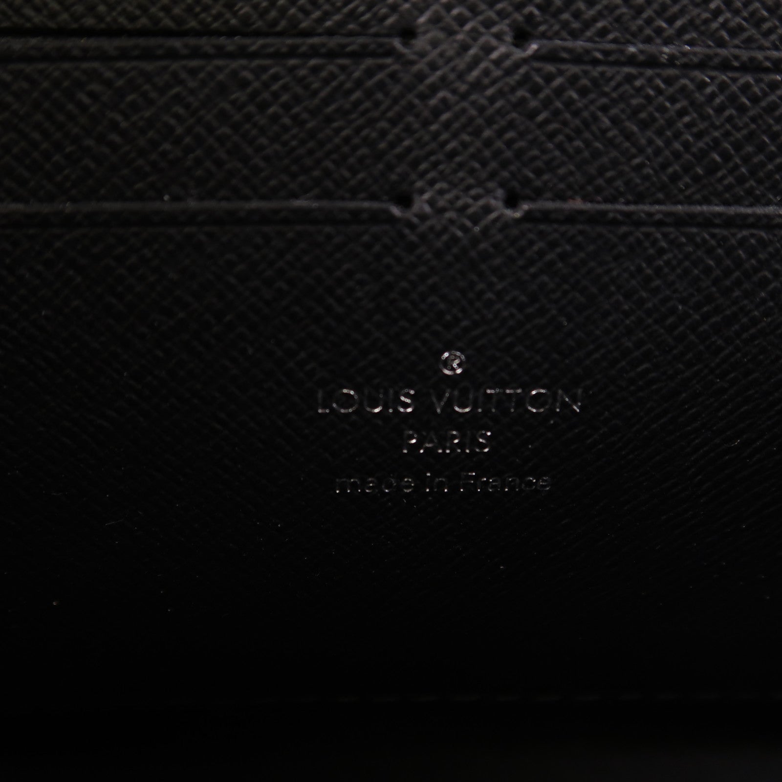 LOUIS VUITTON Monogram Eclipse Soft Trunk Wallet肩背袋