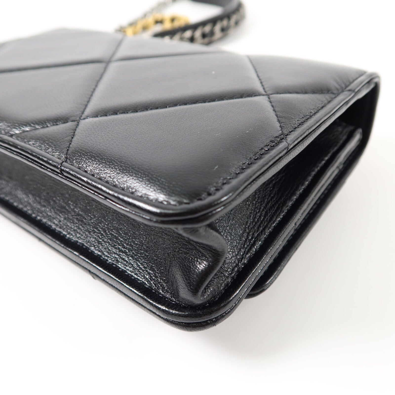 CHANEL 羊皮皮革C19 Wallet On Chain手挽肩背兩用袋