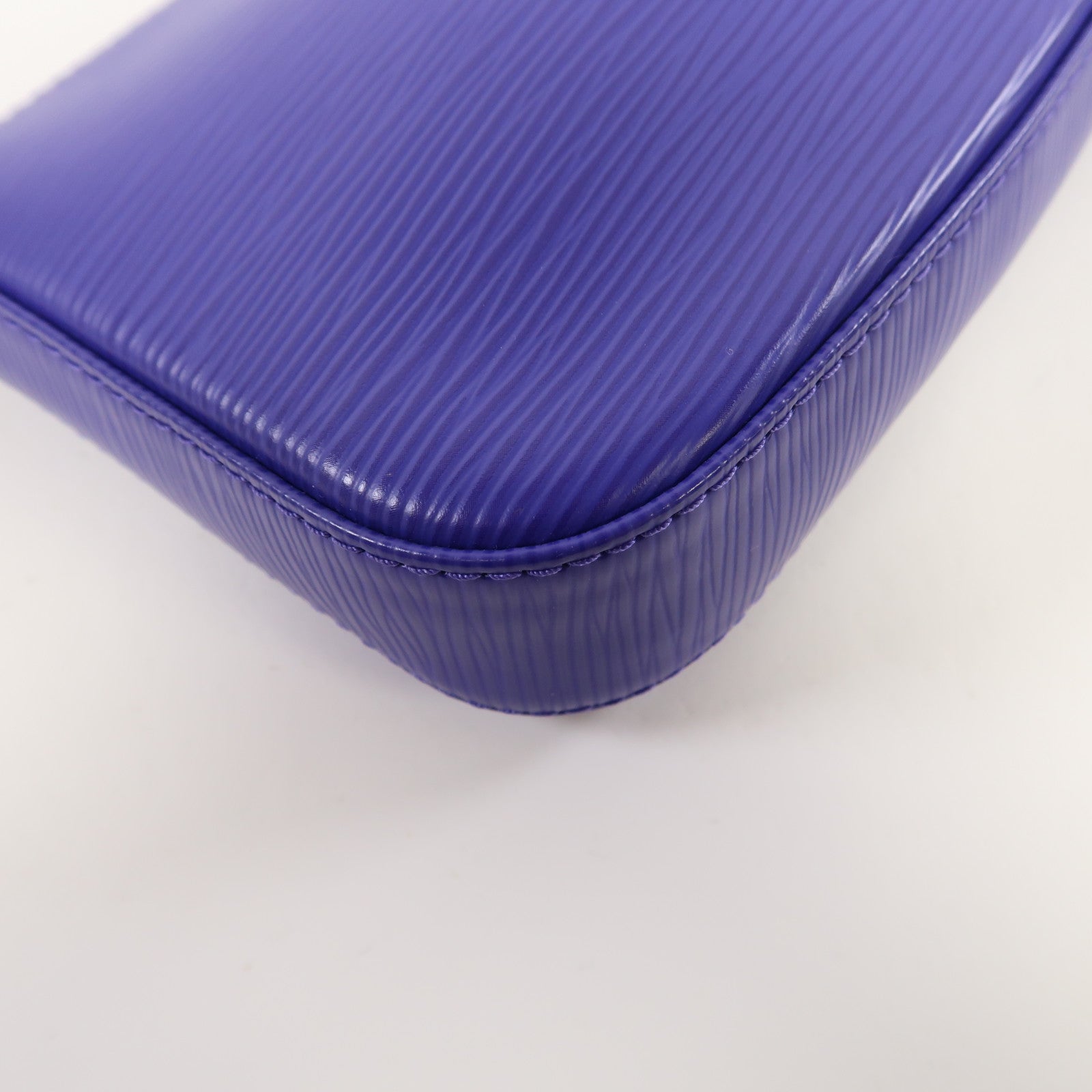 LOUIS VUITTON Epi Pochette Accessories銀扣肩背袋紫色