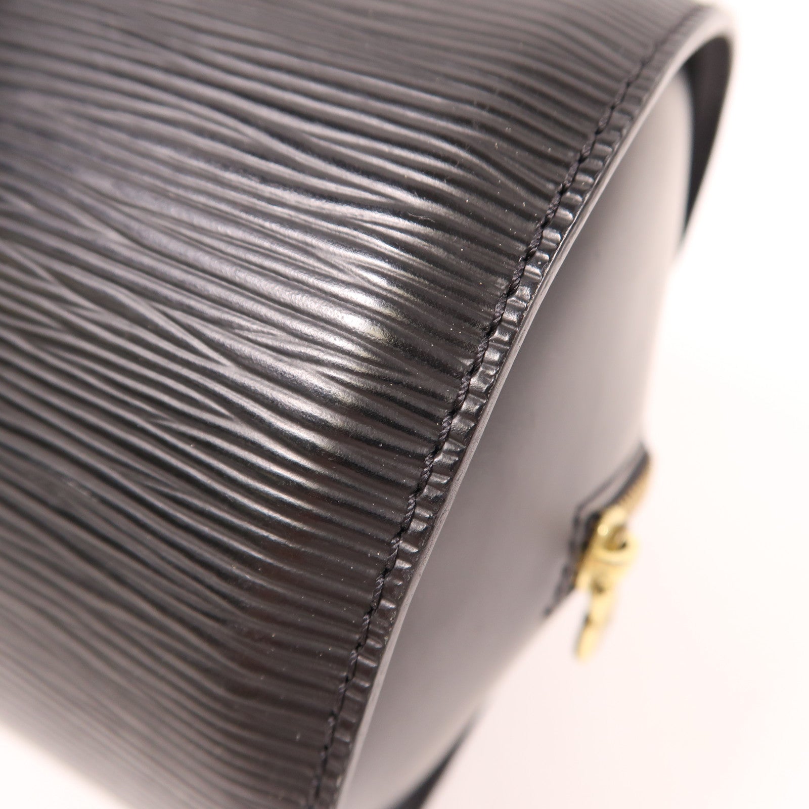 LOUIS VUITTON Epi Soufflot金扣肩背袋黑色